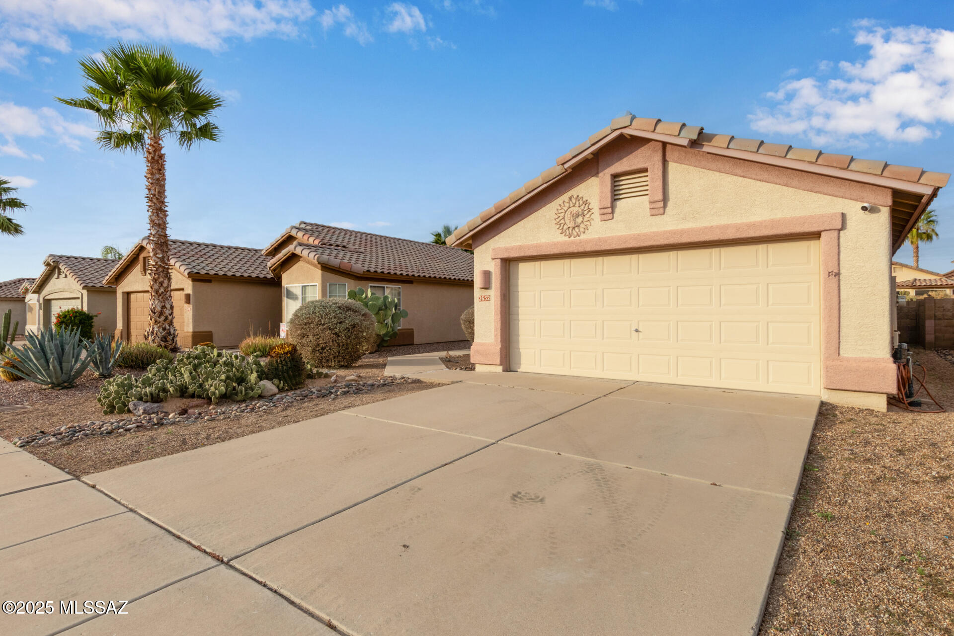 2652 W Desert Brook Court