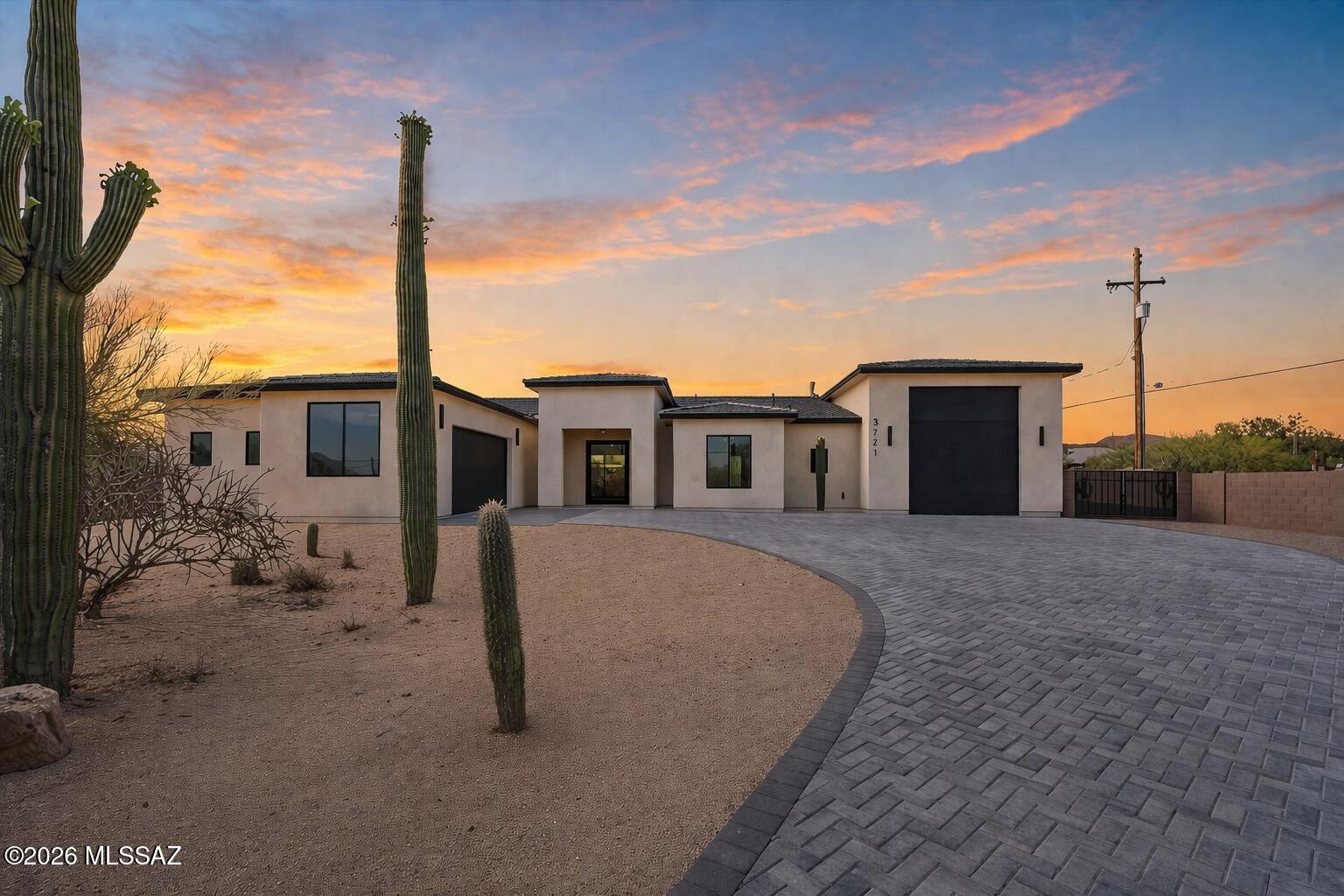 3721 W Ironwood Hill Drive