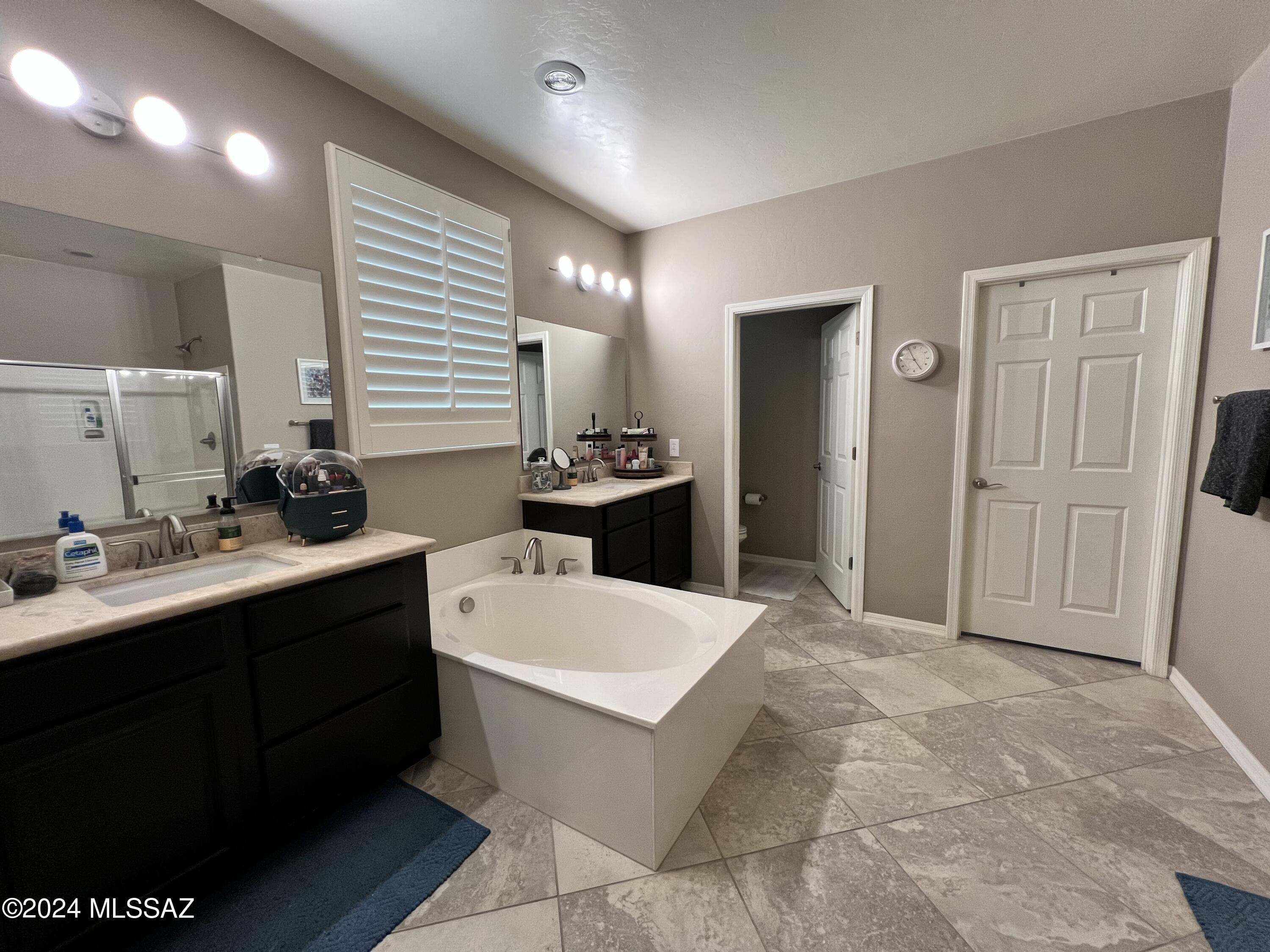 Rancho Vistoso NGHB 10 PCLS S,U & V - Residential Lease