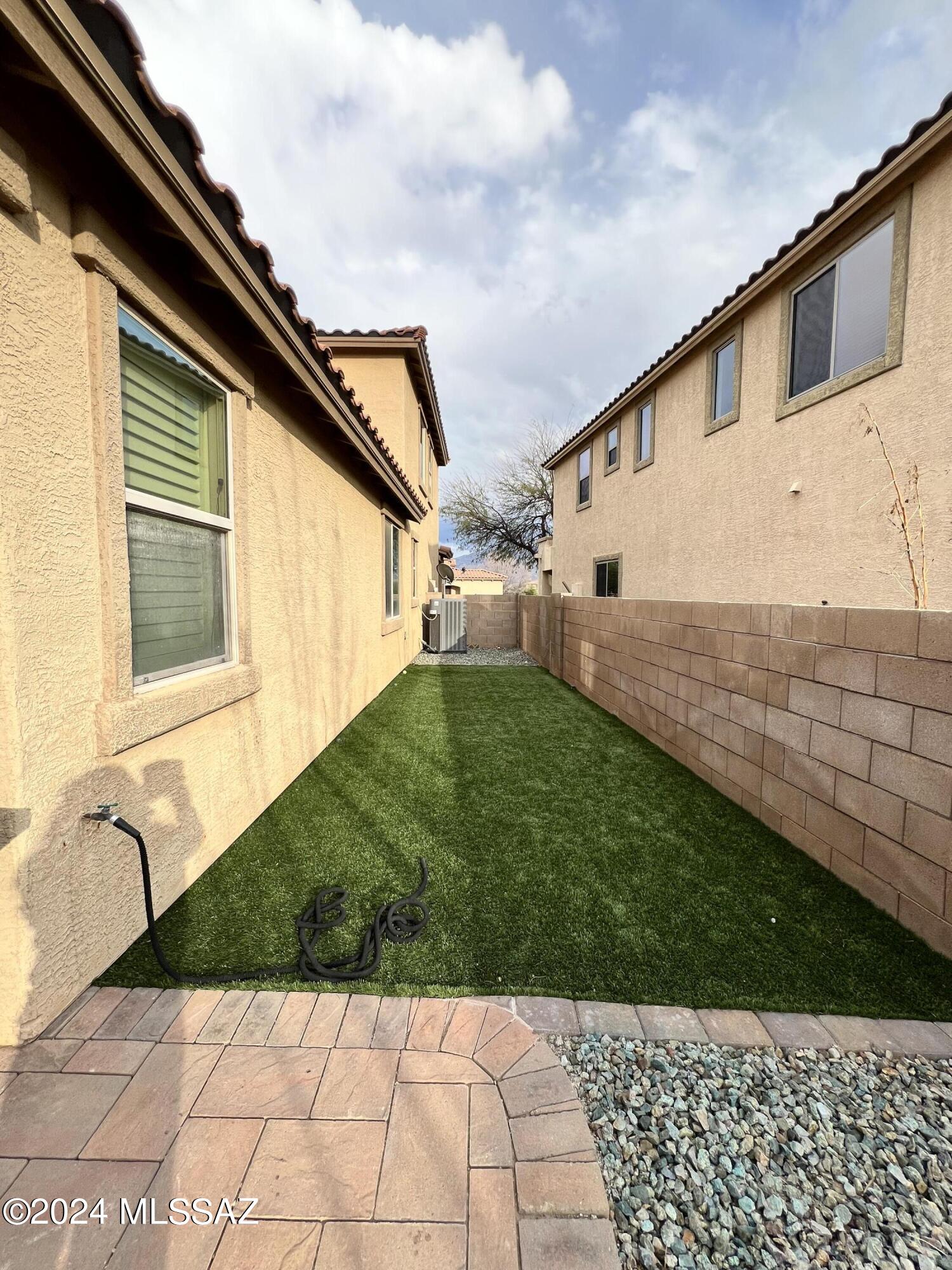 Rancho Vistoso NGHB 10 PCLS S,U & V - Residential Lease