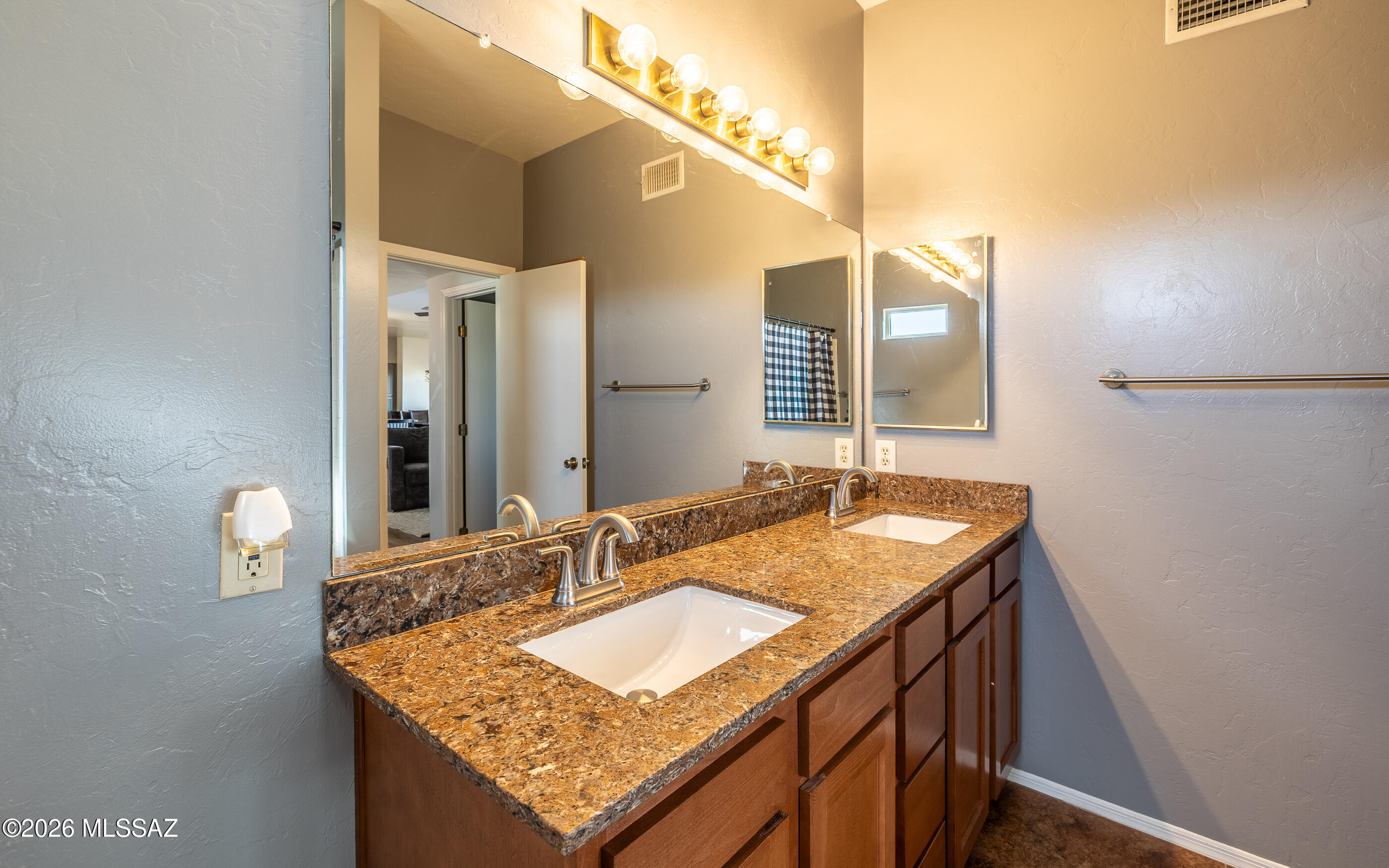 New Tucson Unit NO. 22 (63-139) - Residential
