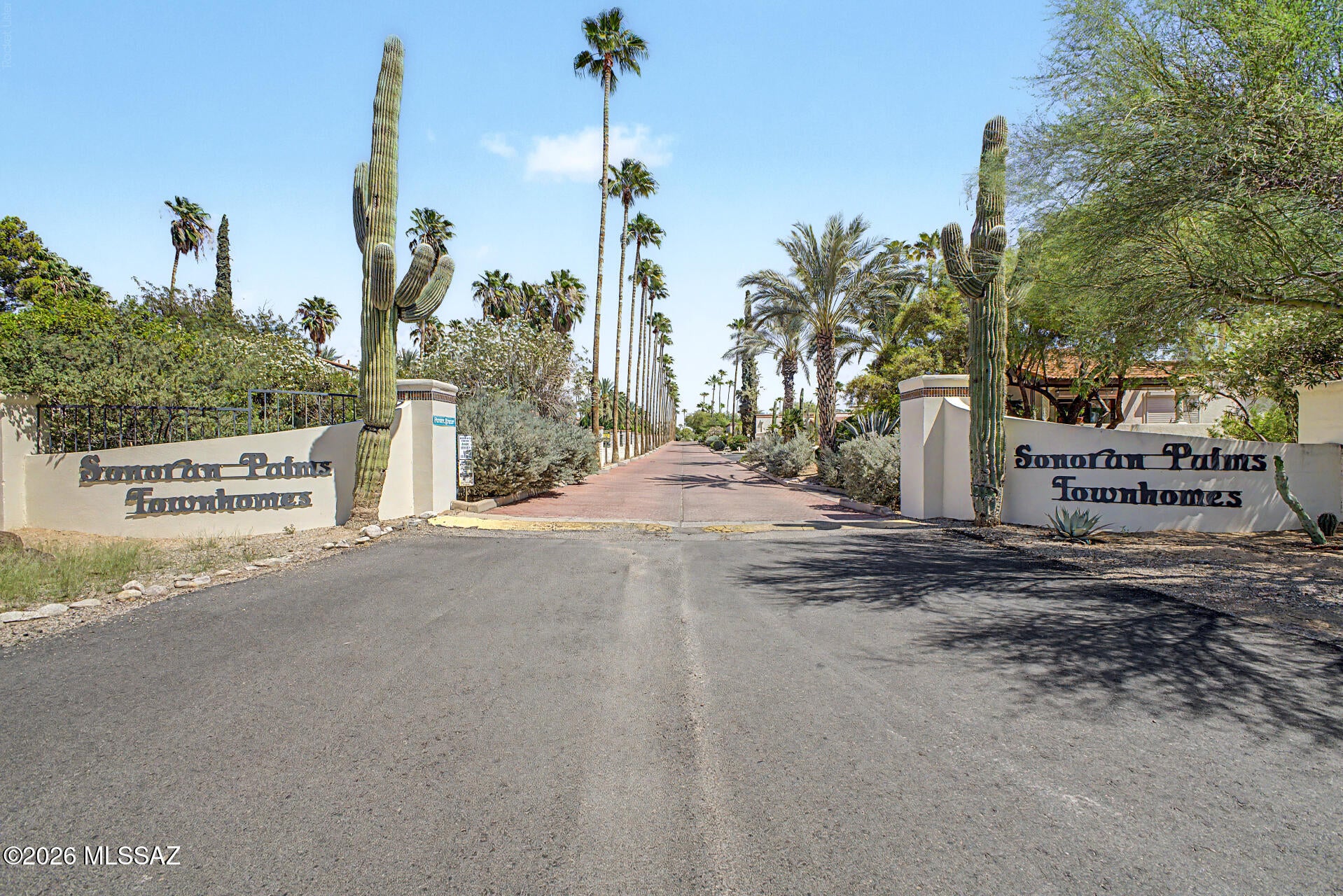 827 W Palma De Coco