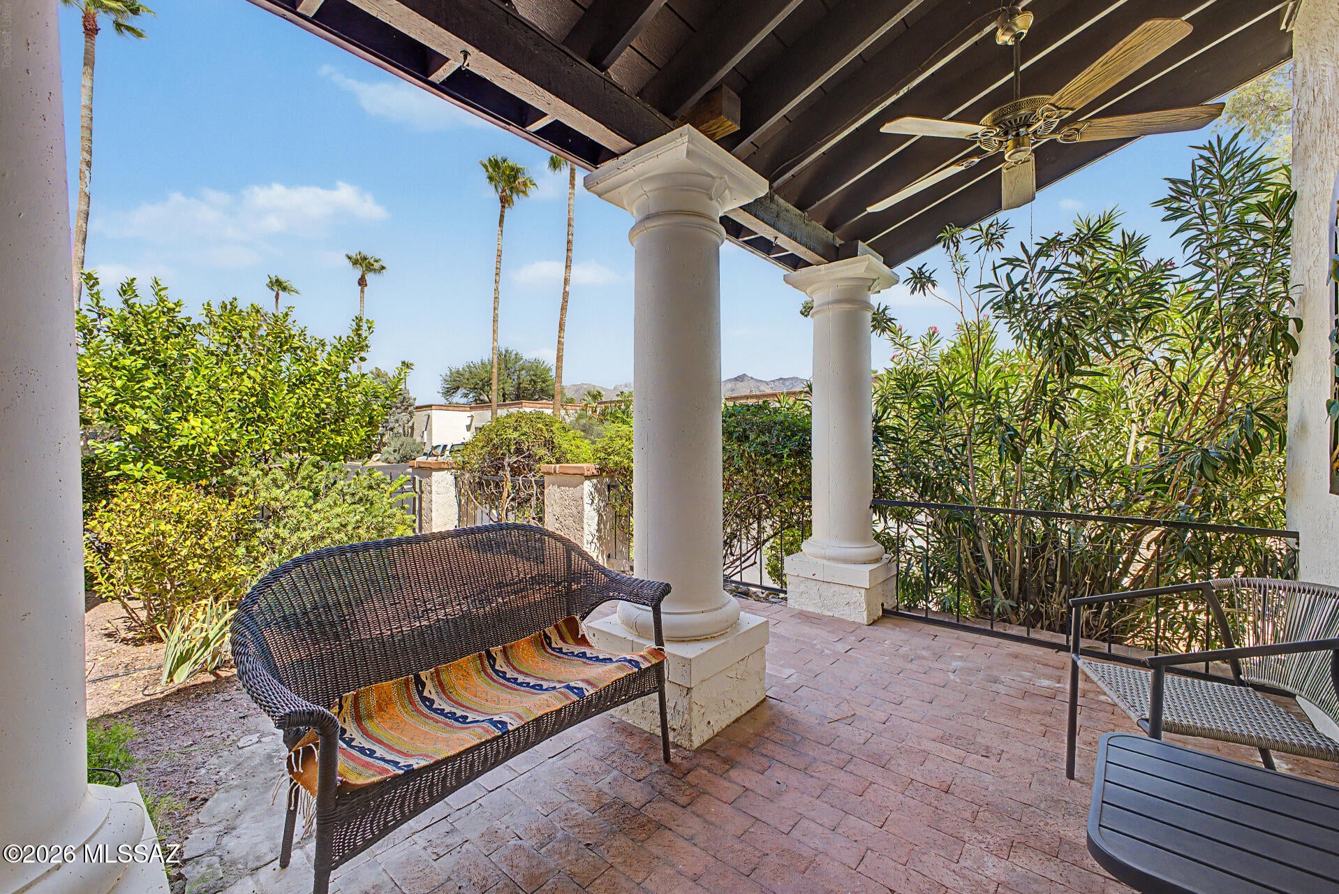 827 W Palma De Coco