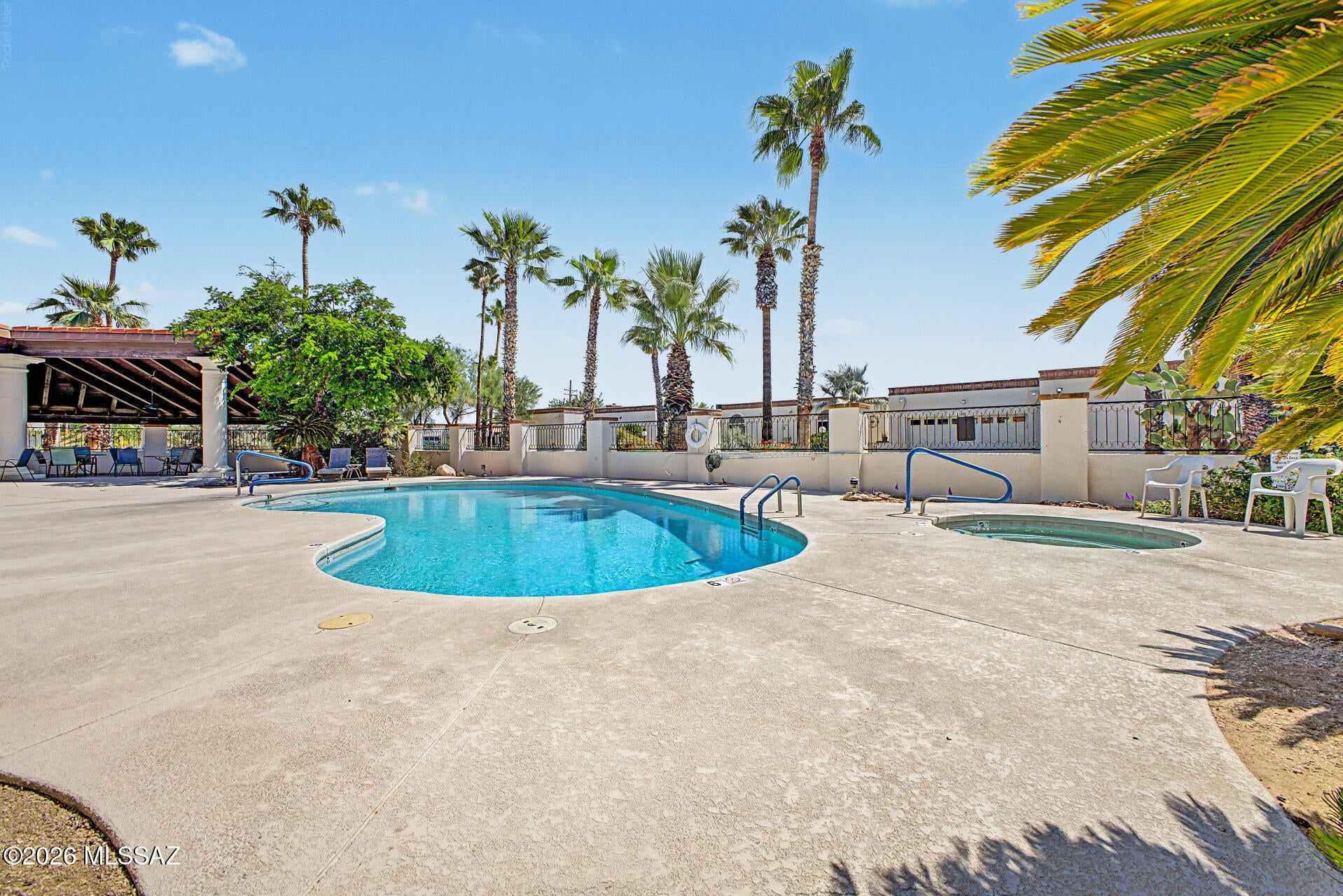 827 W Palma De Coco
