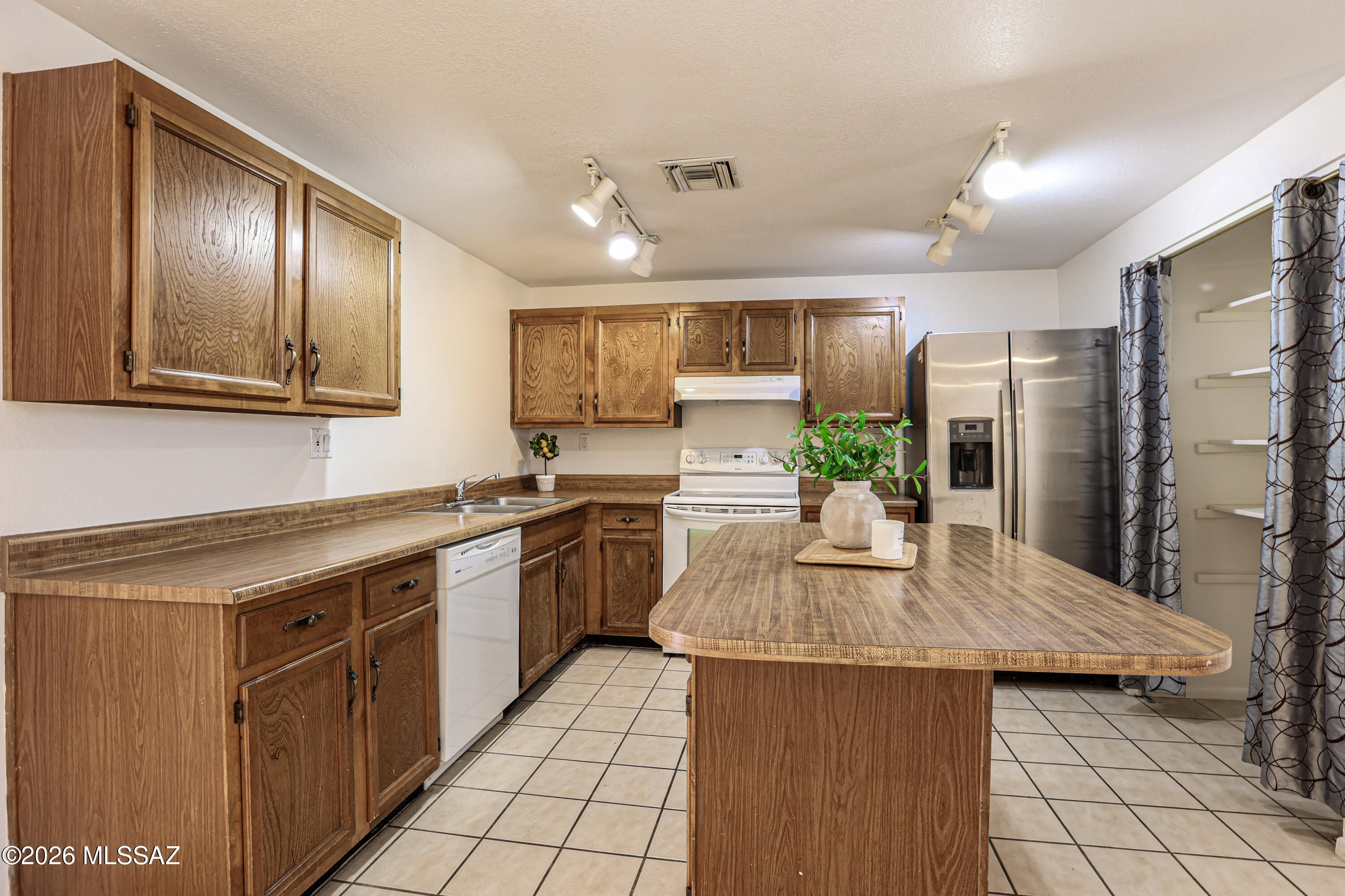 4540 W Lynn Circle