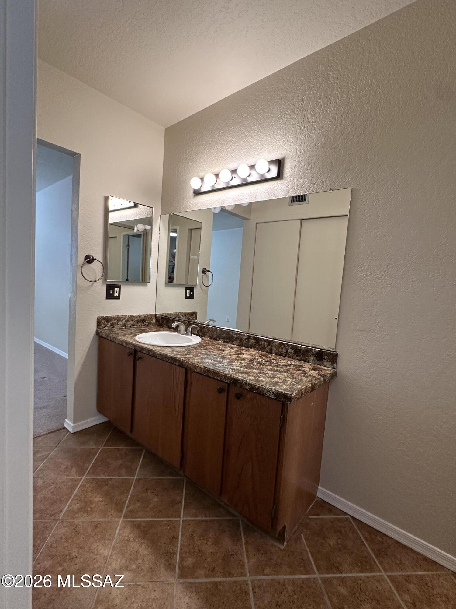 Summertree Condominiums (1-224) - Residential