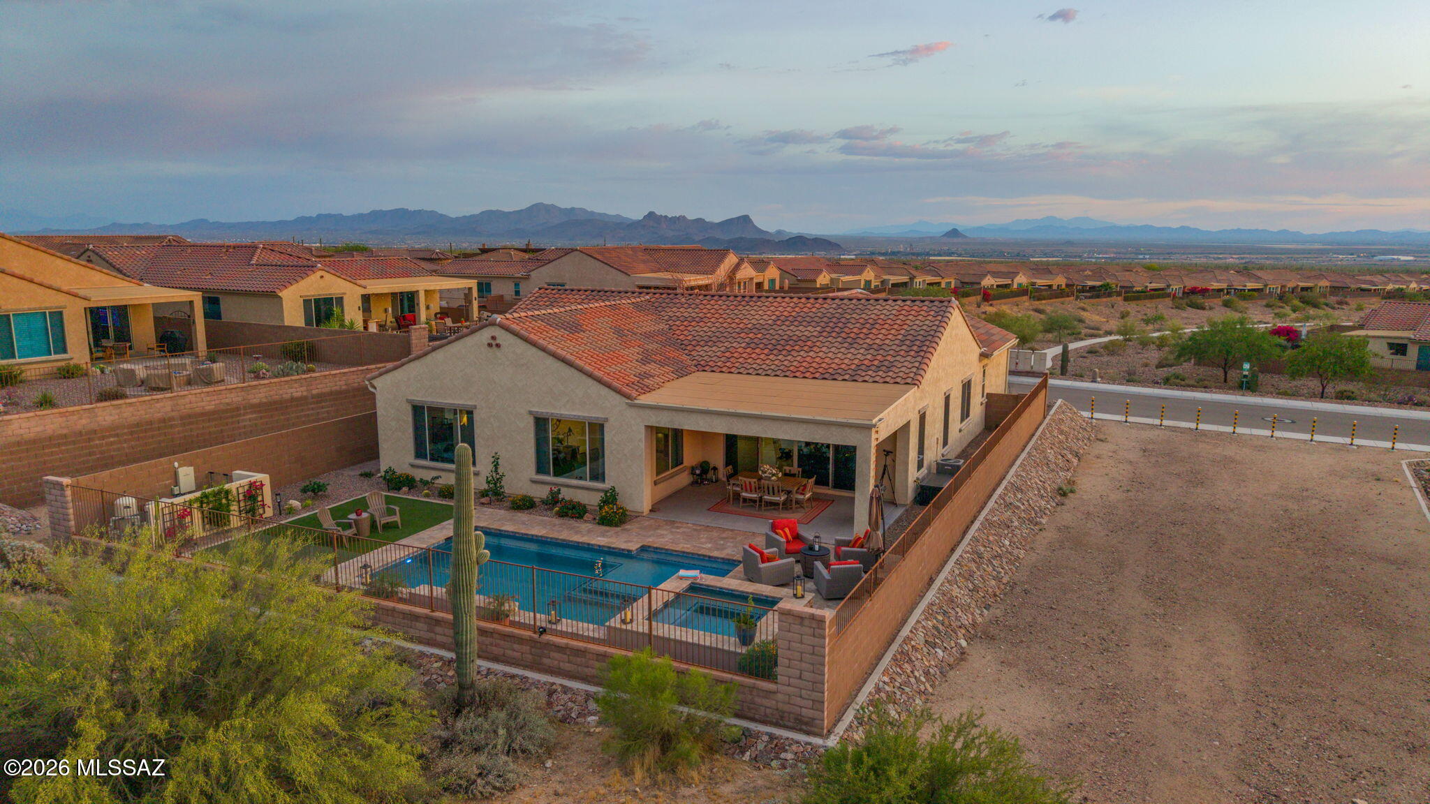 Del Webb At Dove Mountain VI - Residential