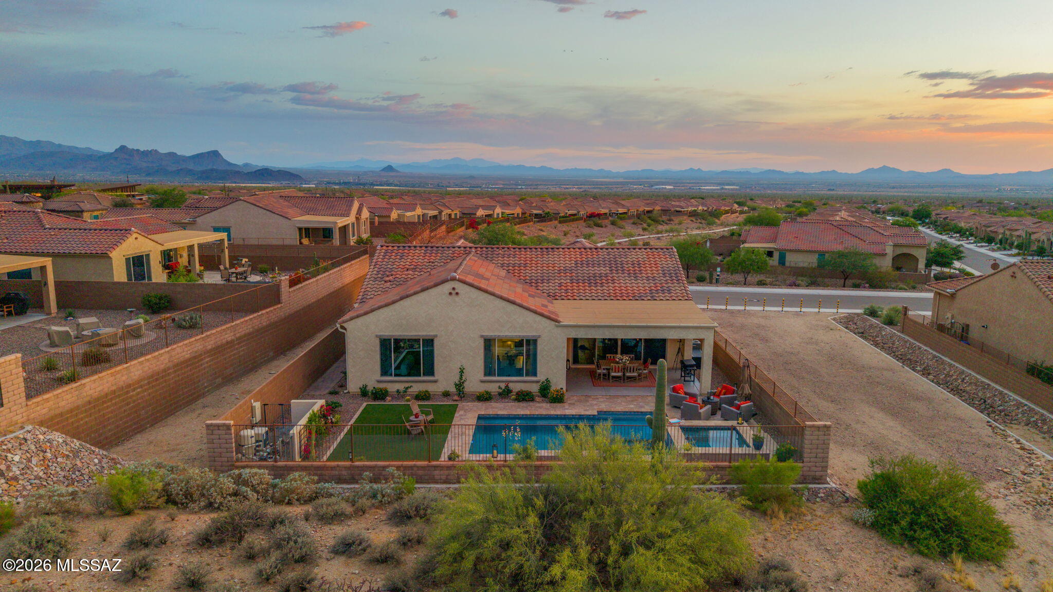 Del Webb At Dove Mountain VI - Residential