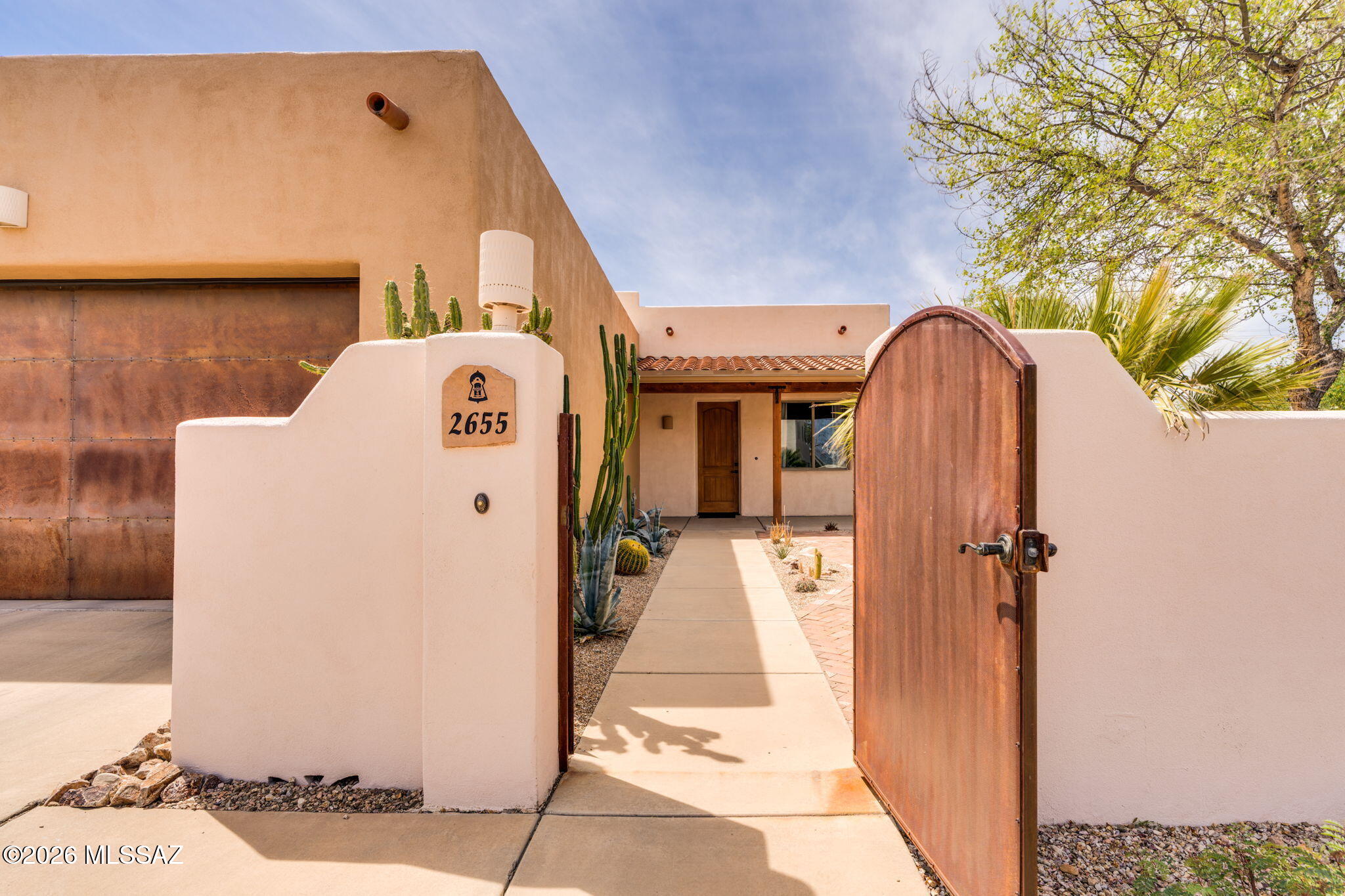 2655 N Sahuara Place