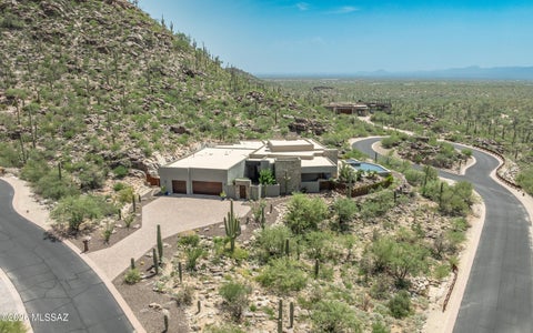 Photo of 4175 W Horizon Ridge Drive, Marana, AZ 85658 (MLS # 22621427)