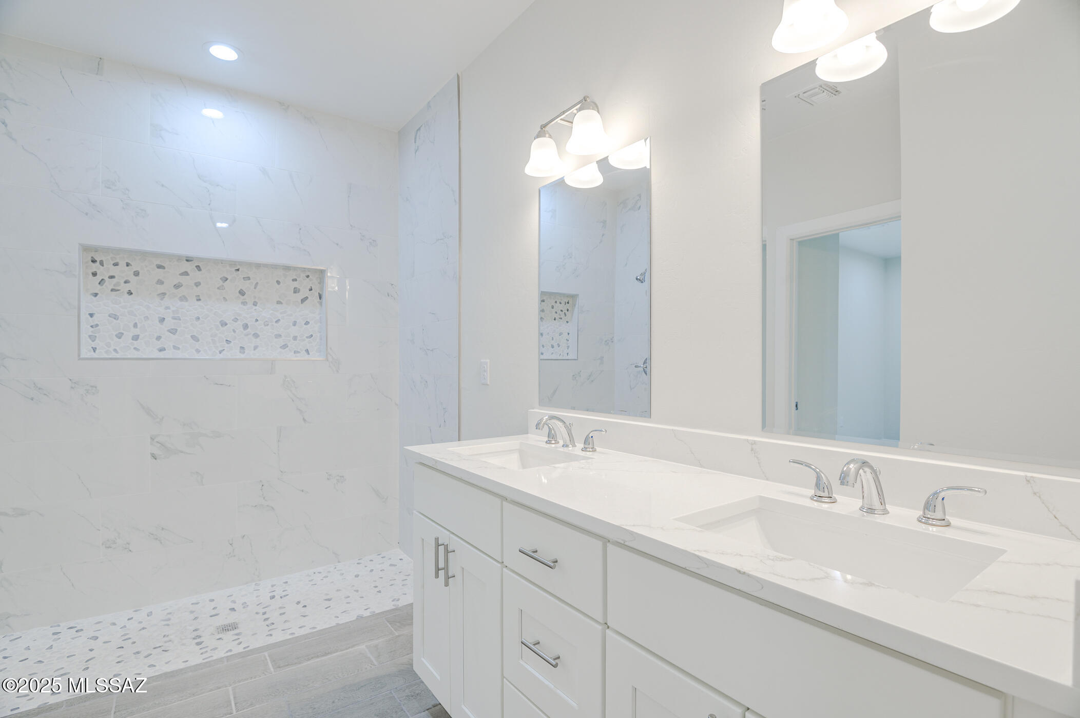New Tucson Unit NO. 4 (1-203) - Residential