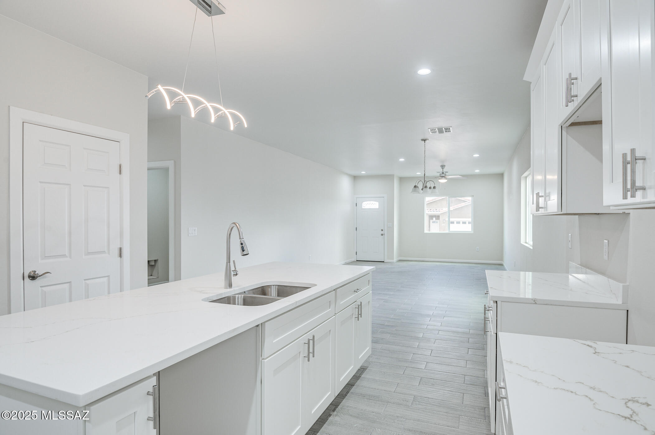 New Tucson Unit NO. 4 (1-203) - Residential