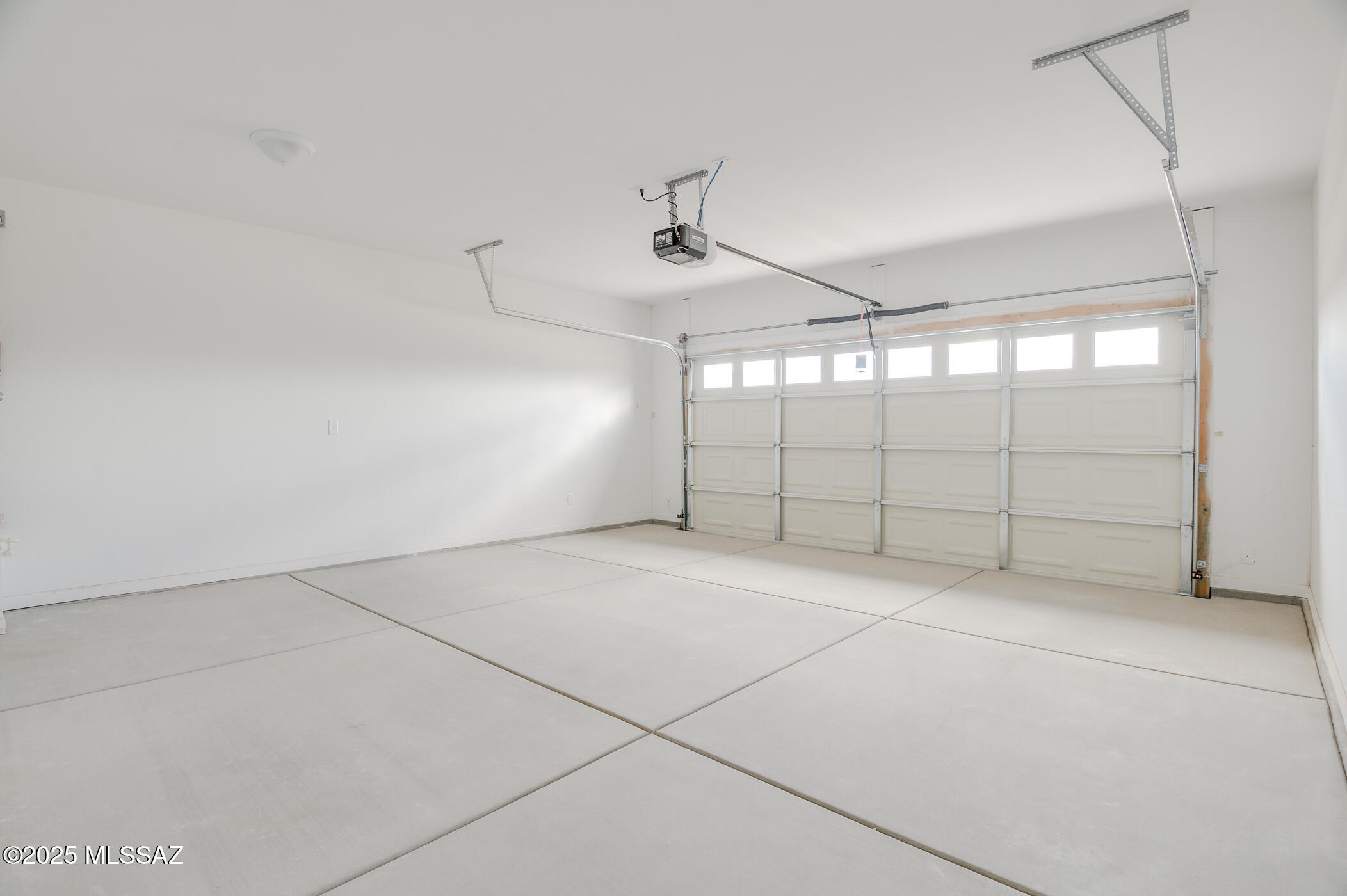 New Tucson Unit NO. 4 (1-203) - Residential