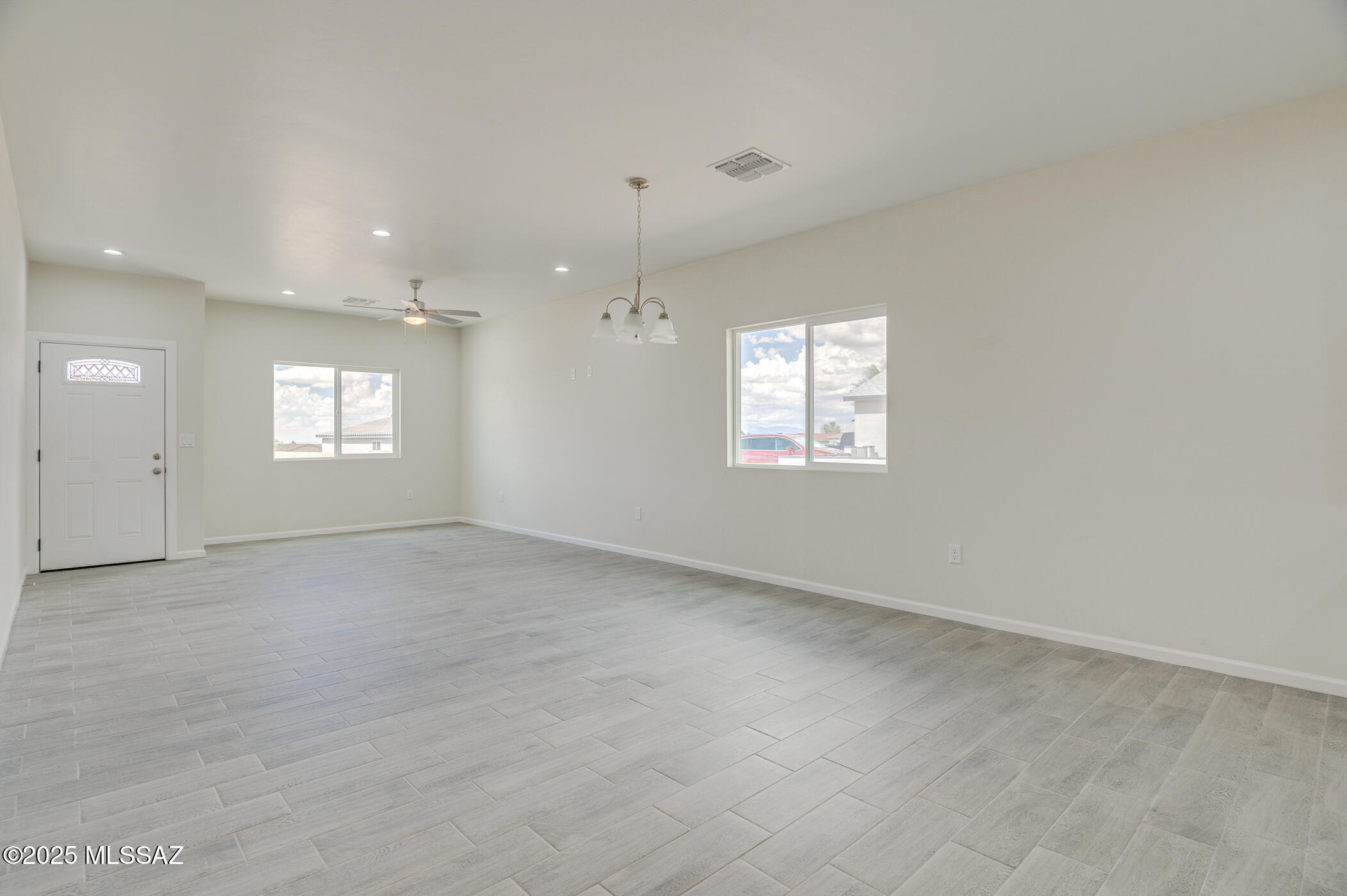 New Tucson Unit NO. 4 (1-203) - Residential