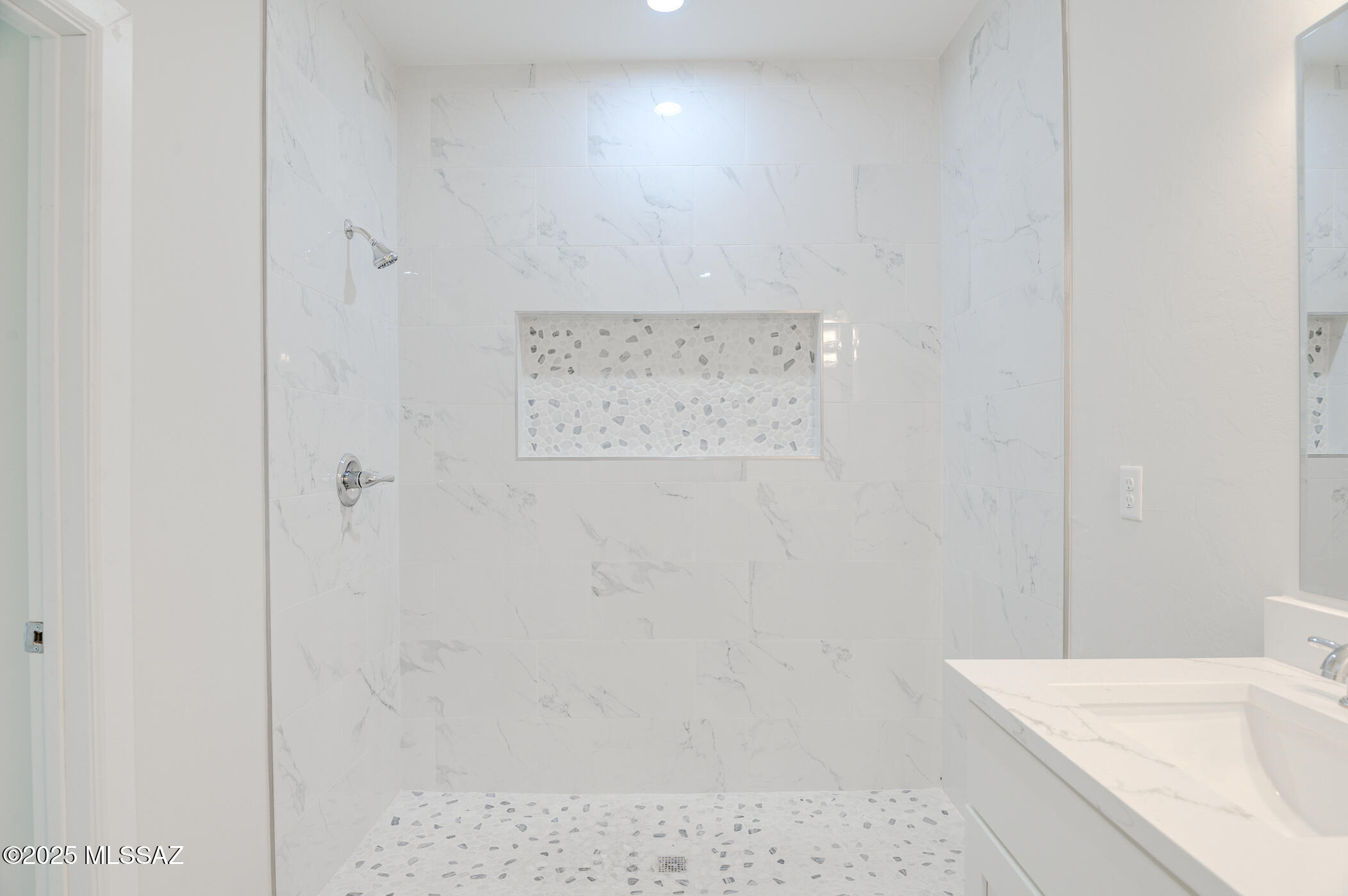 New Tucson Unit NO. 4 (1-203) - Residential