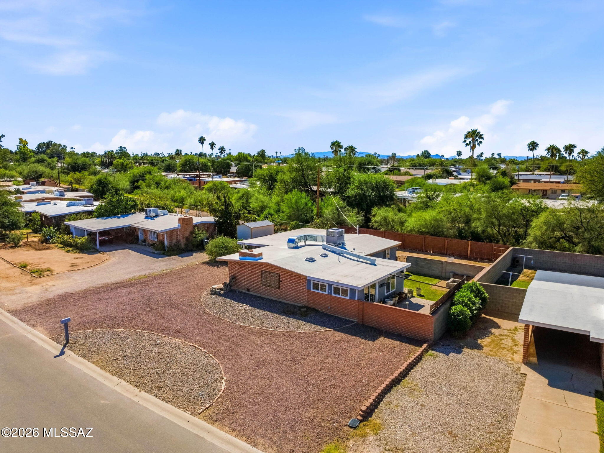 1618 S Avenida Planeta