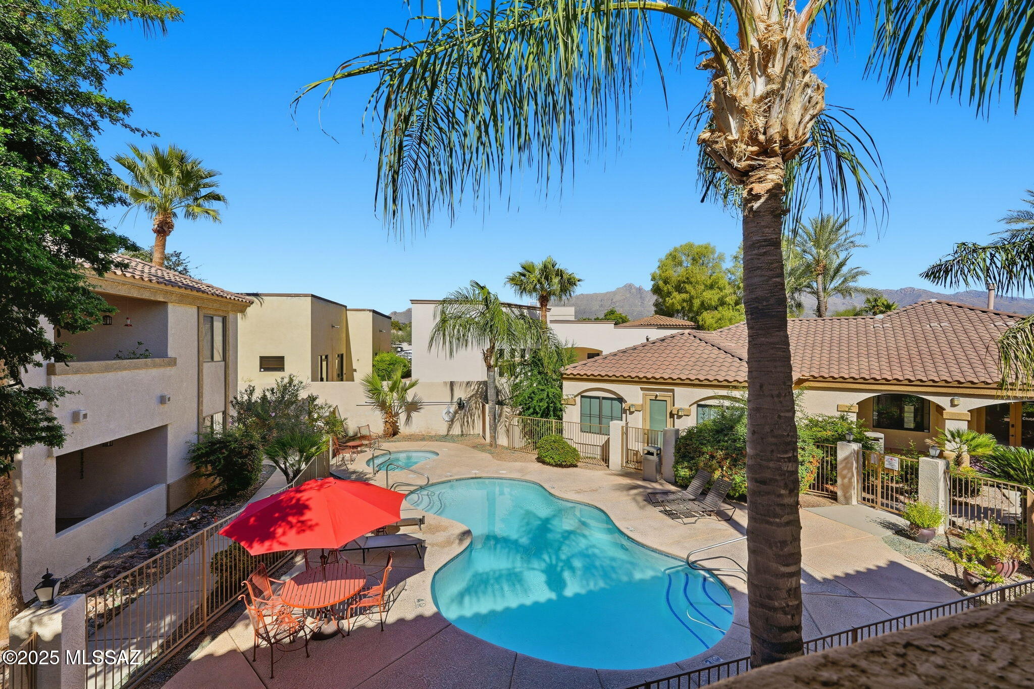 2550 E River Road 1203