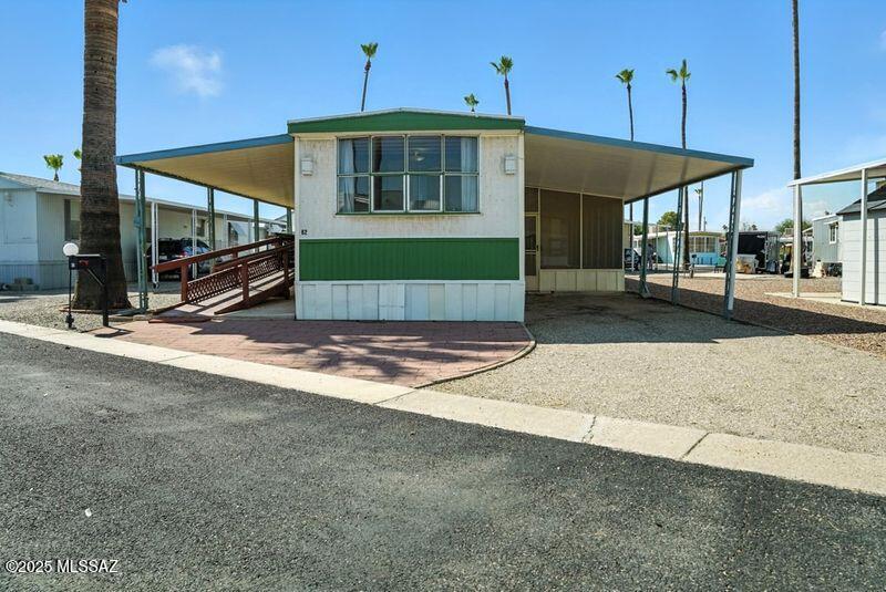 4001 E Blacklidge Drive 62