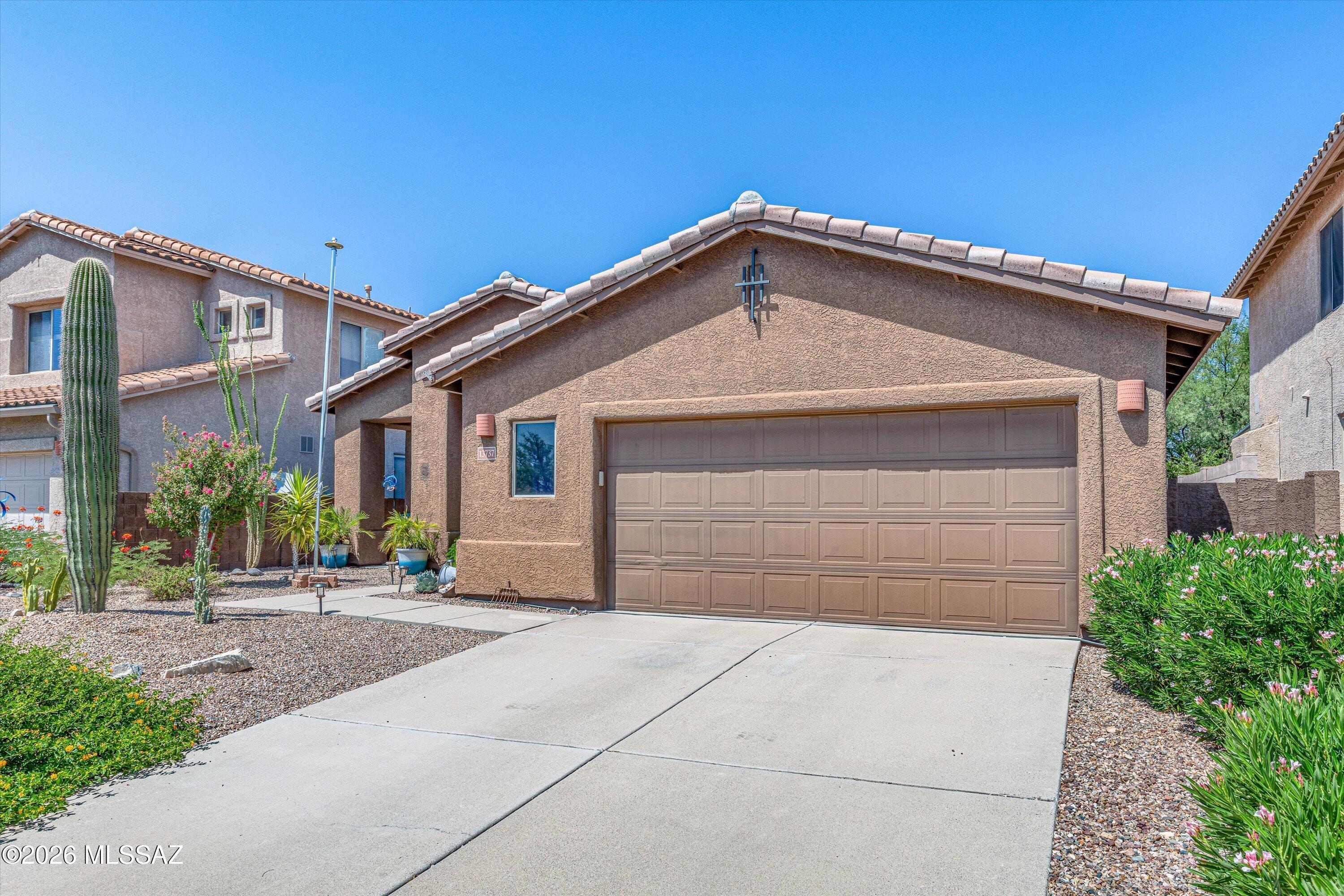 13737 N Carlynn Cliff Drive