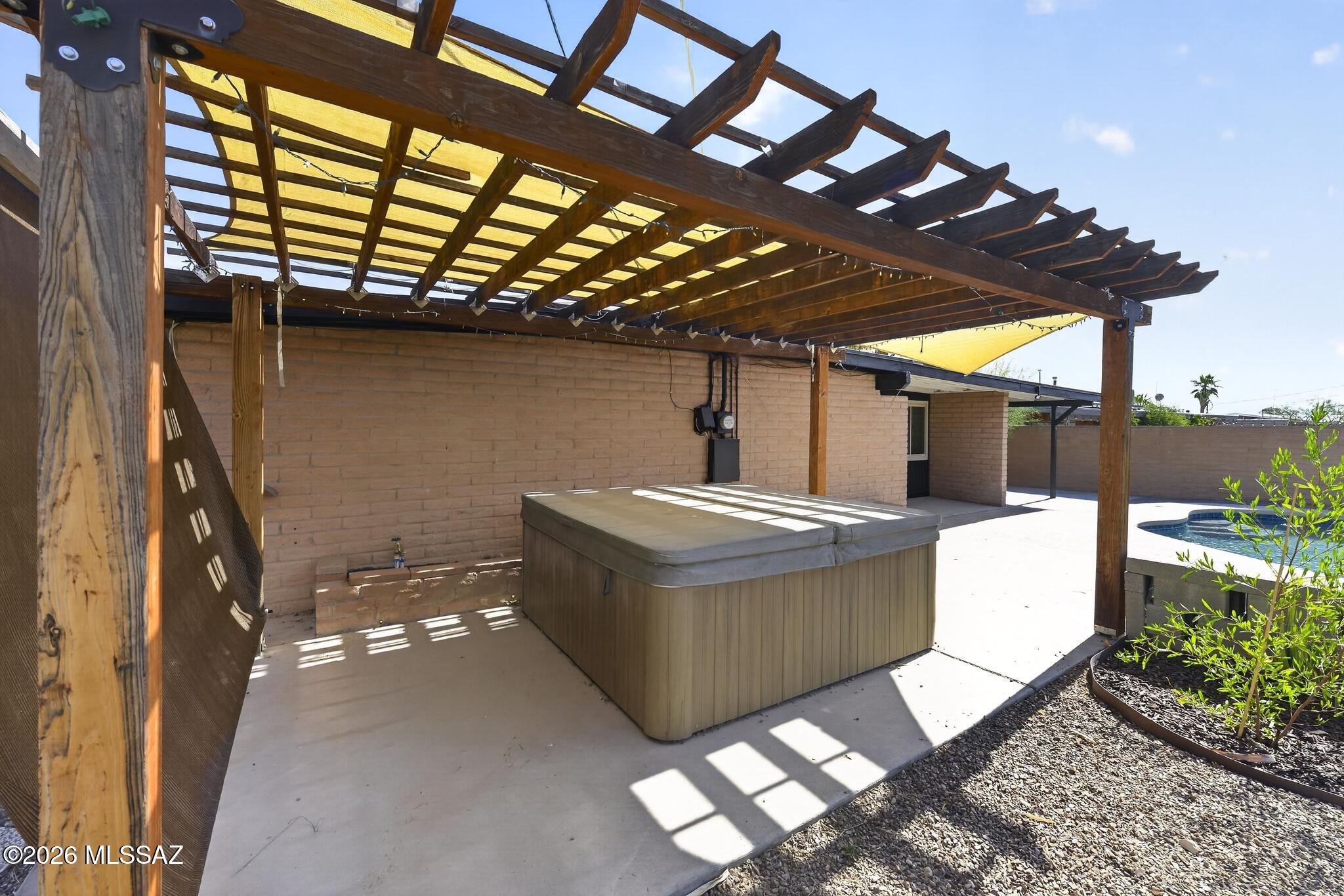 2175 W Rainbow Ridge Road