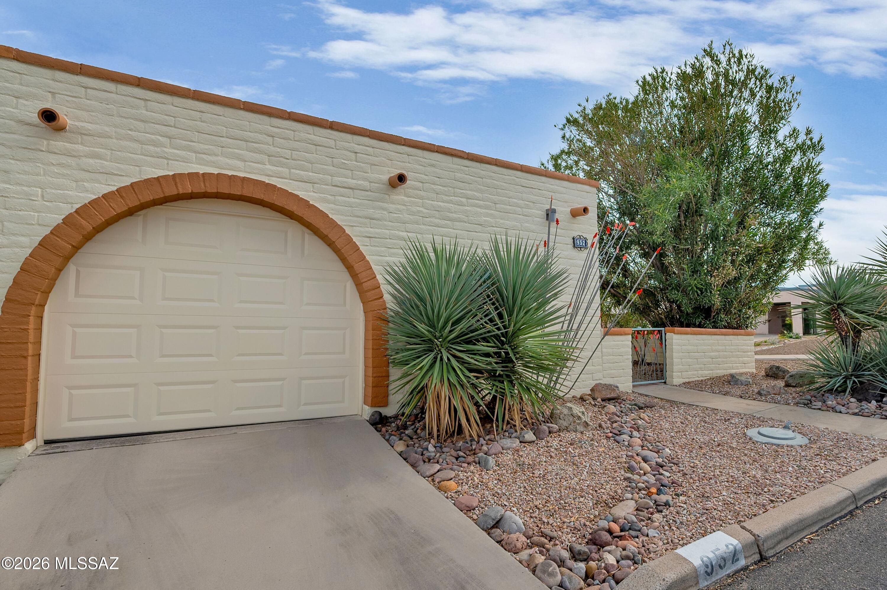 Desert Hills No.1 Townhomes (1-23) - Residential