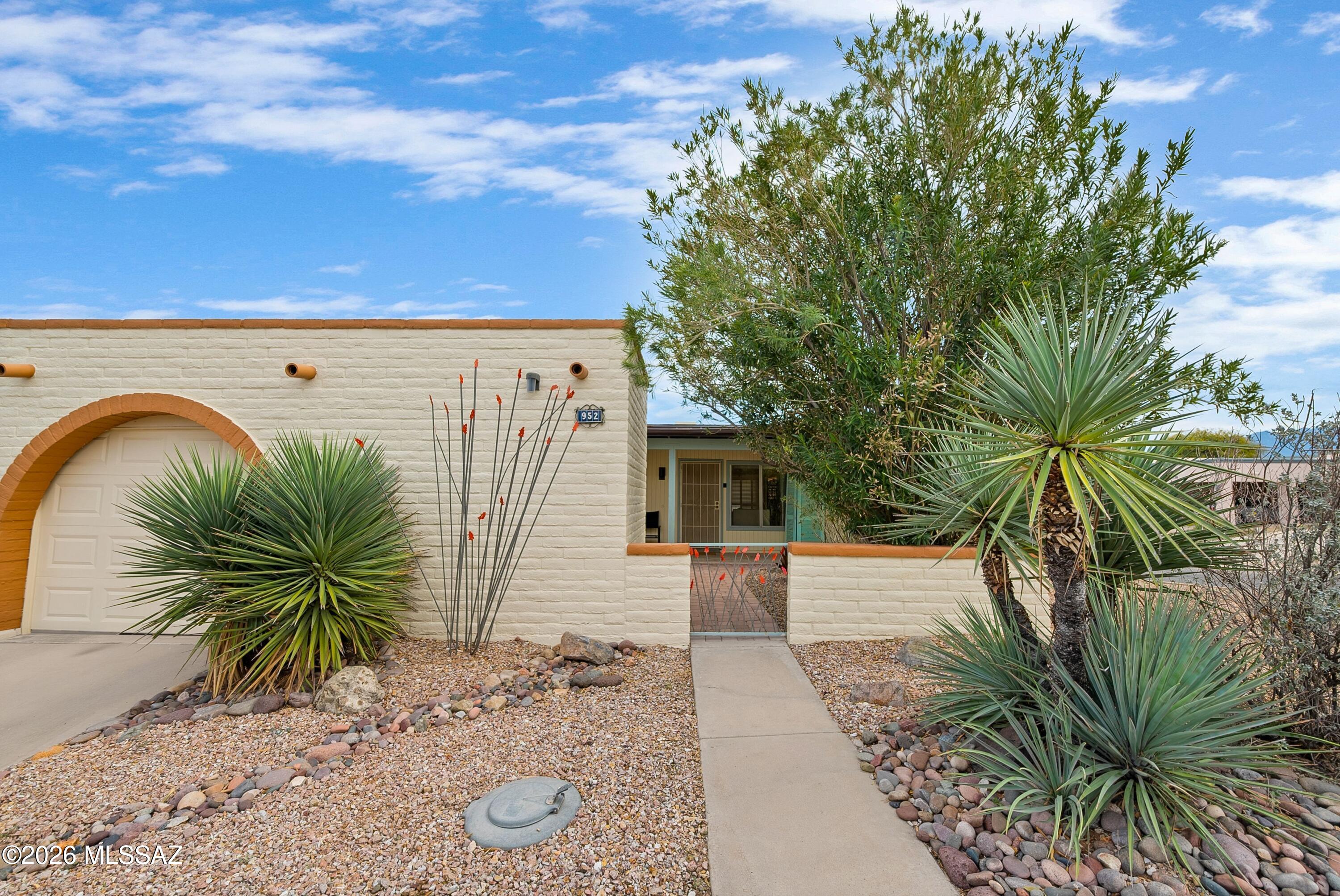 Desert Hills No.1 Townhomes (1-23) - Residential