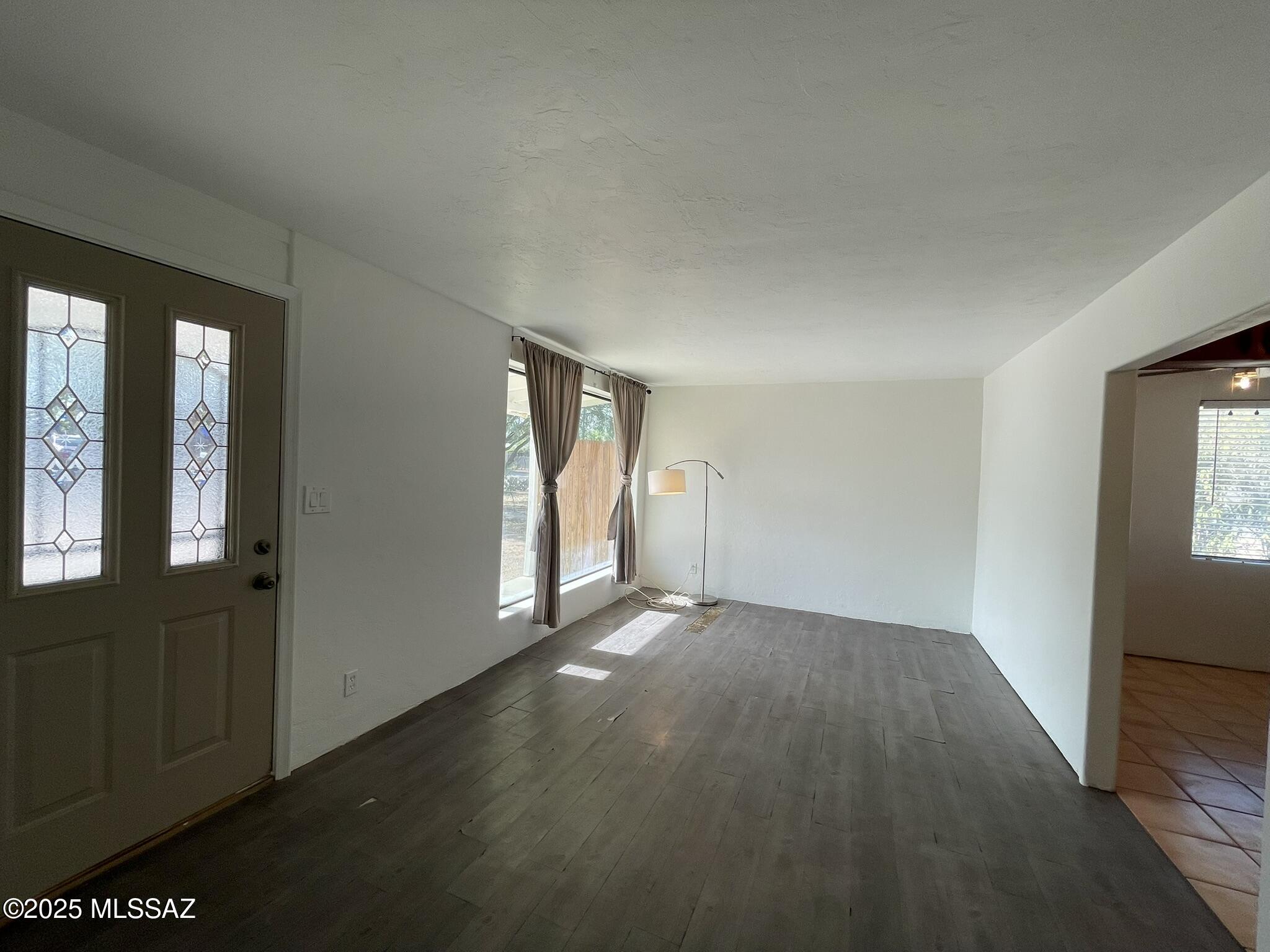 2731 N La Verne Avenue