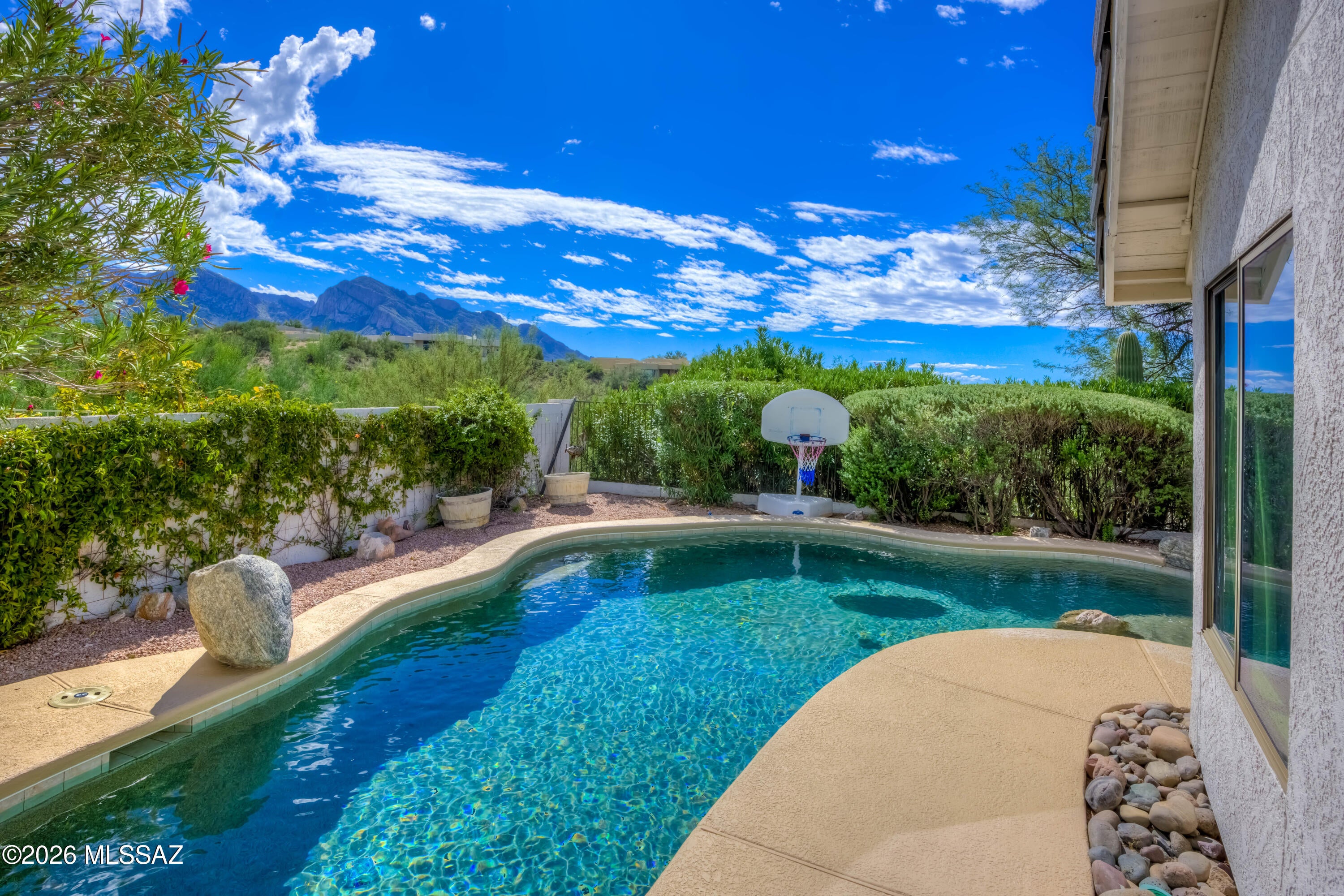 1154 W Masters Circle