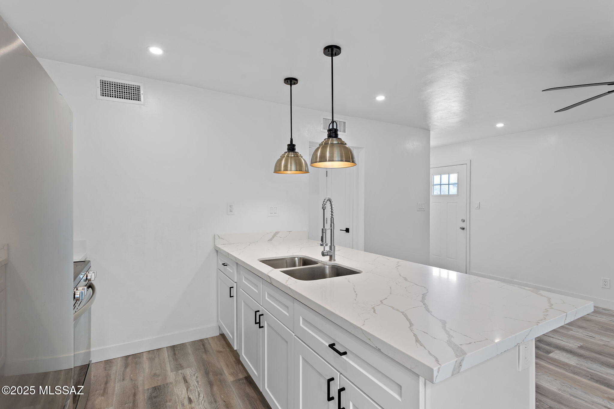 1600 N Wilmot Road 259