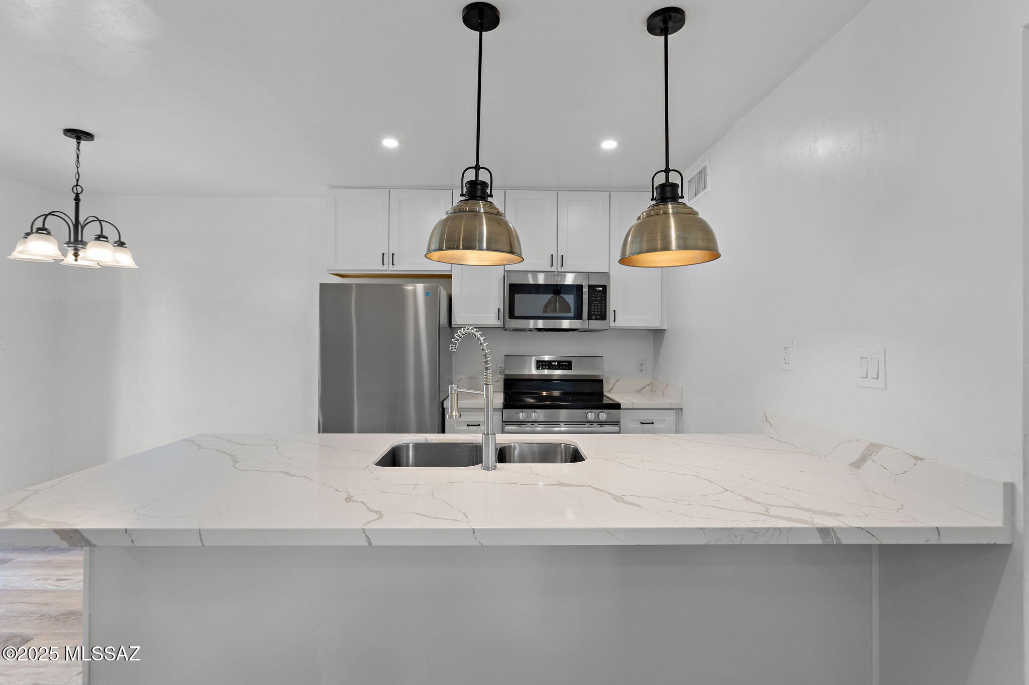 1600 N Wilmot Road 259