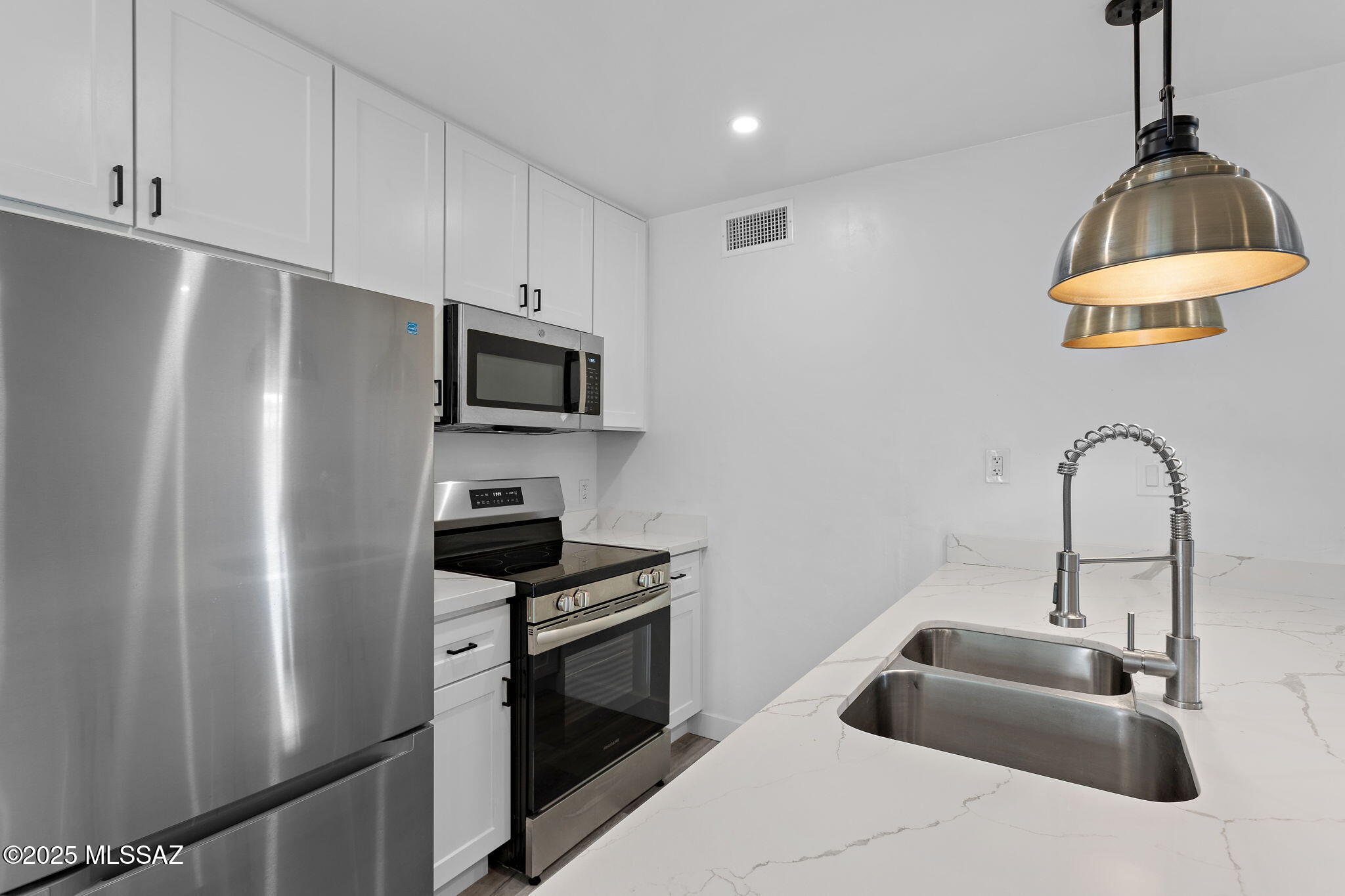 1600 N Wilmot Road 259