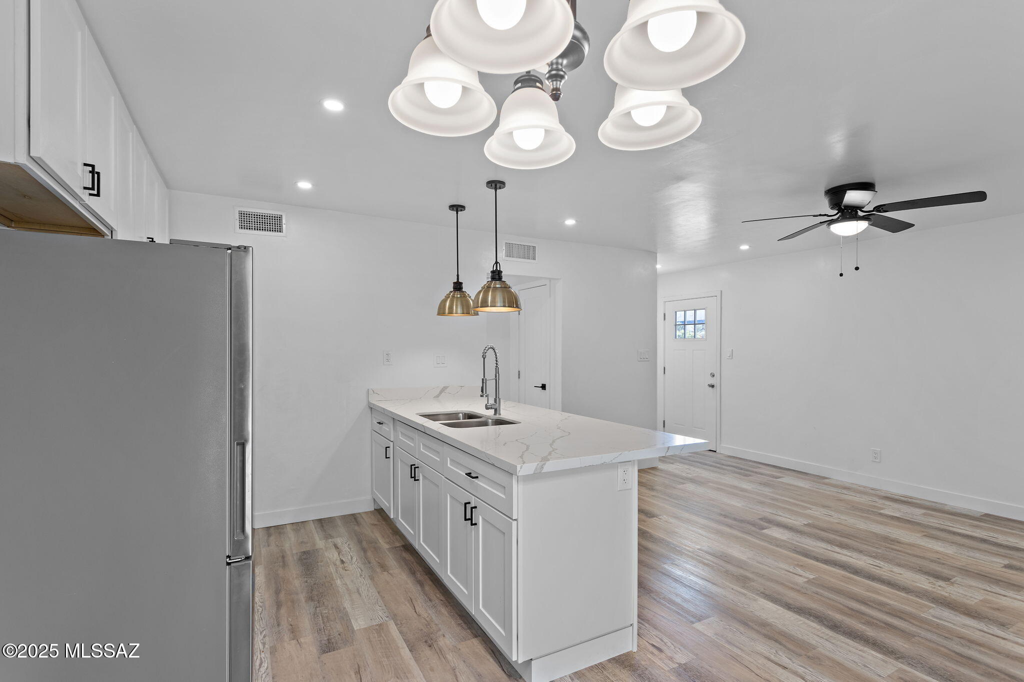 1600 N Wilmot Road 259