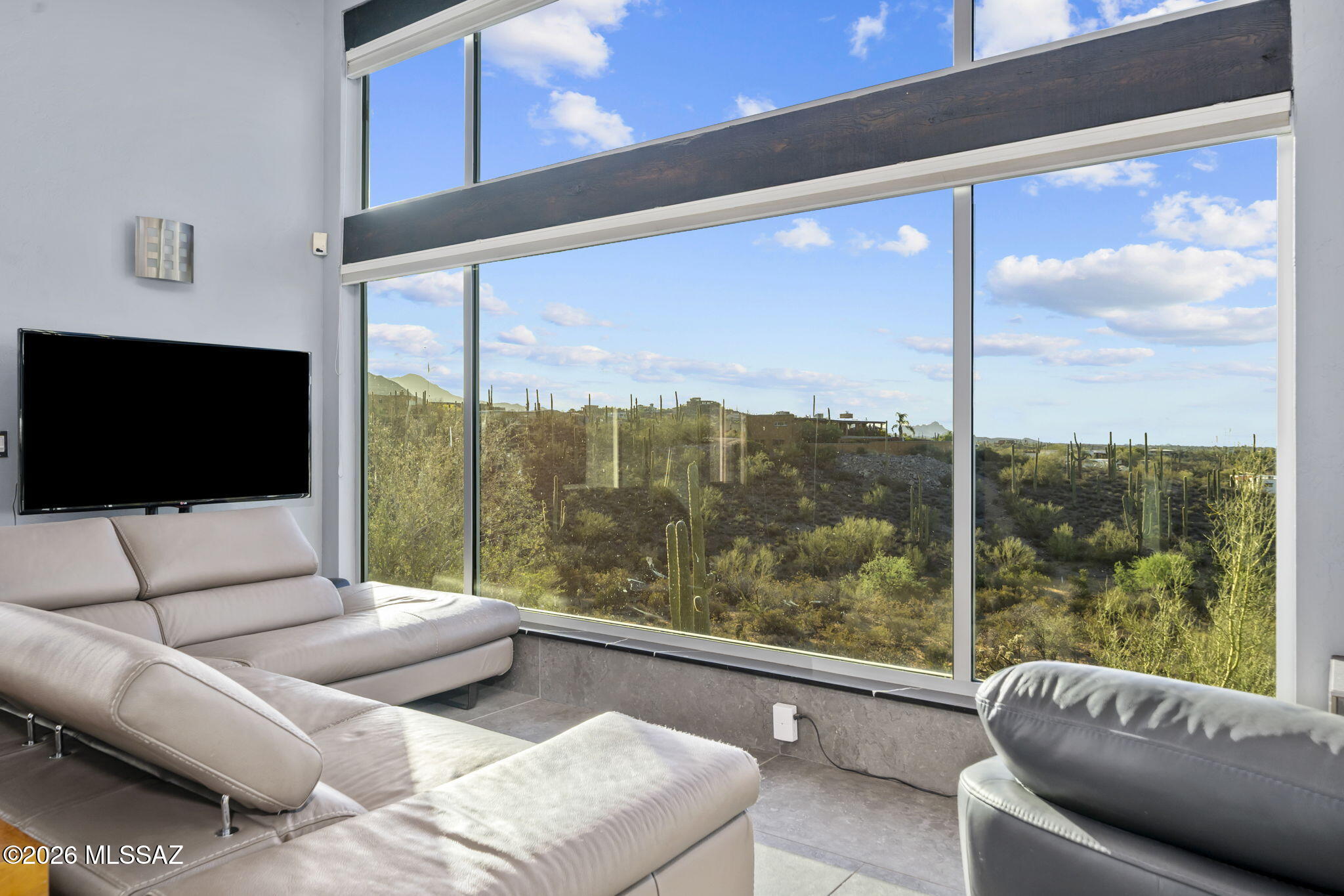 Vista De La Sierra De Dios - Residential