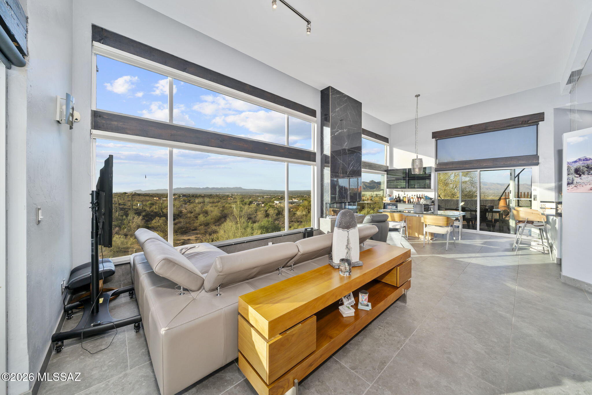 Vista De La Sierra De Dios - Residential