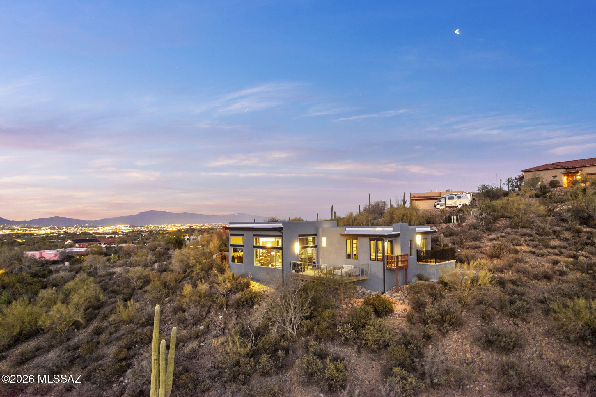 Vista De La Sierra De Dios - Residential