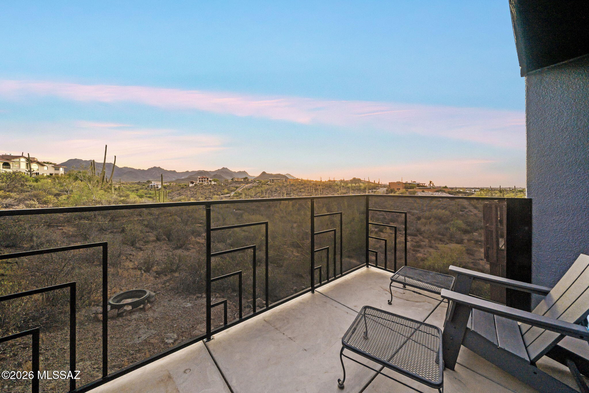 Vista De La Sierra De Dios - Residential
