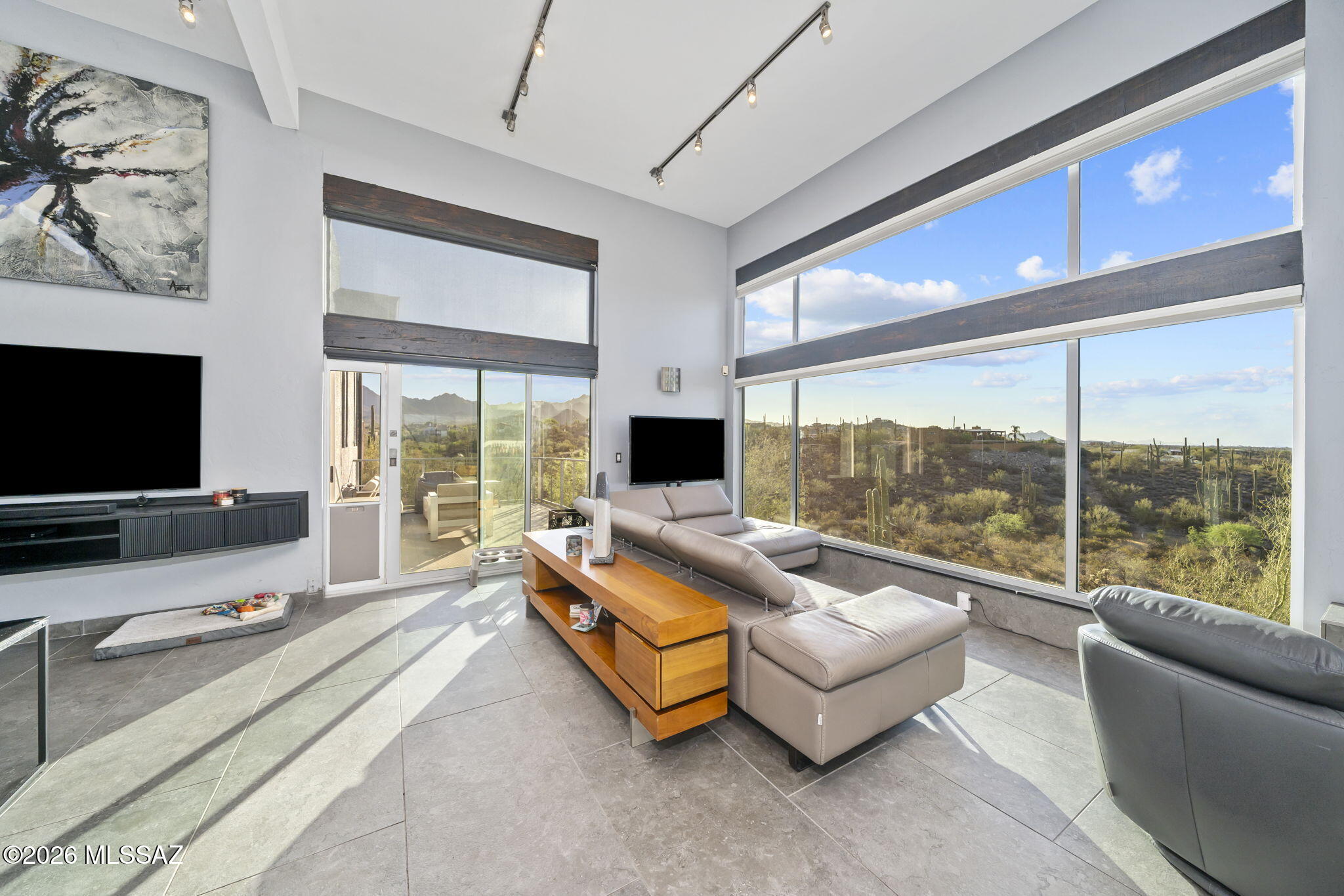 Vista De La Sierra De Dios - Residential