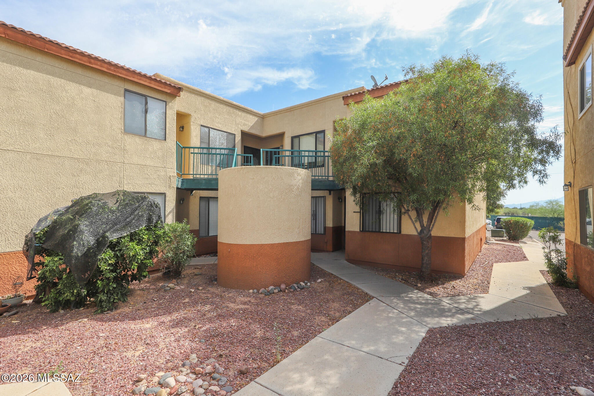3690 N Country Club Road 1040