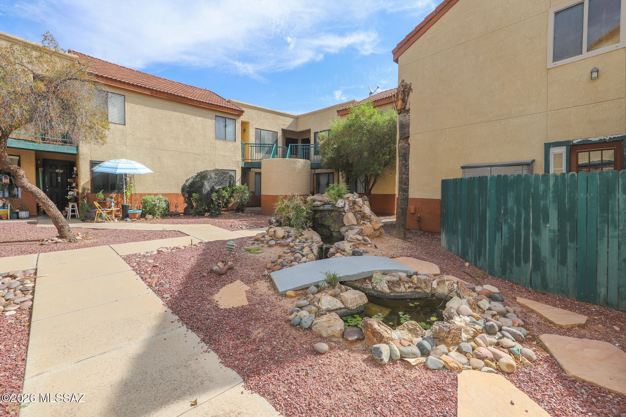 3690 N Country Club Road 1040