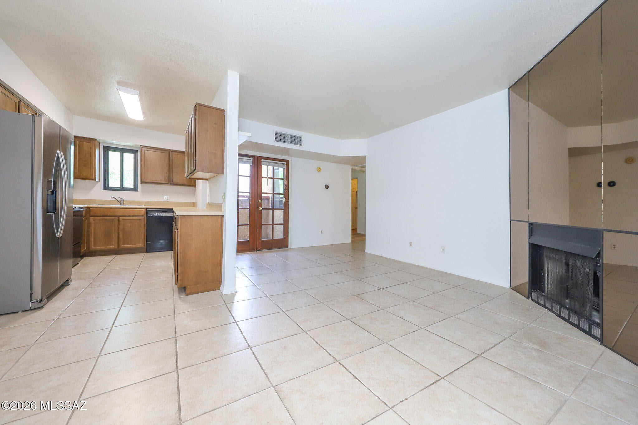 3690 N Country Club Road 1040