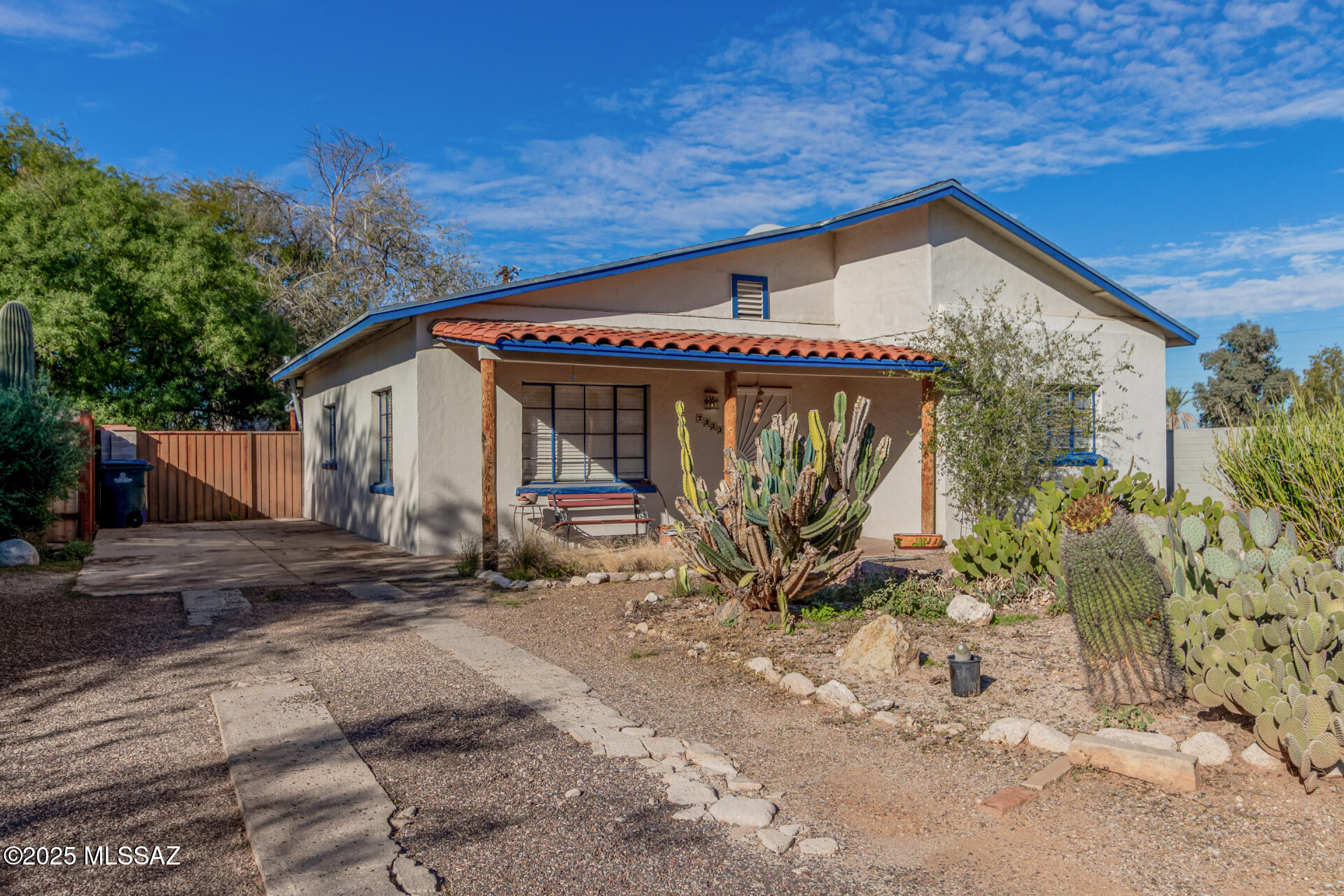 2233 N Isabel Boulevard