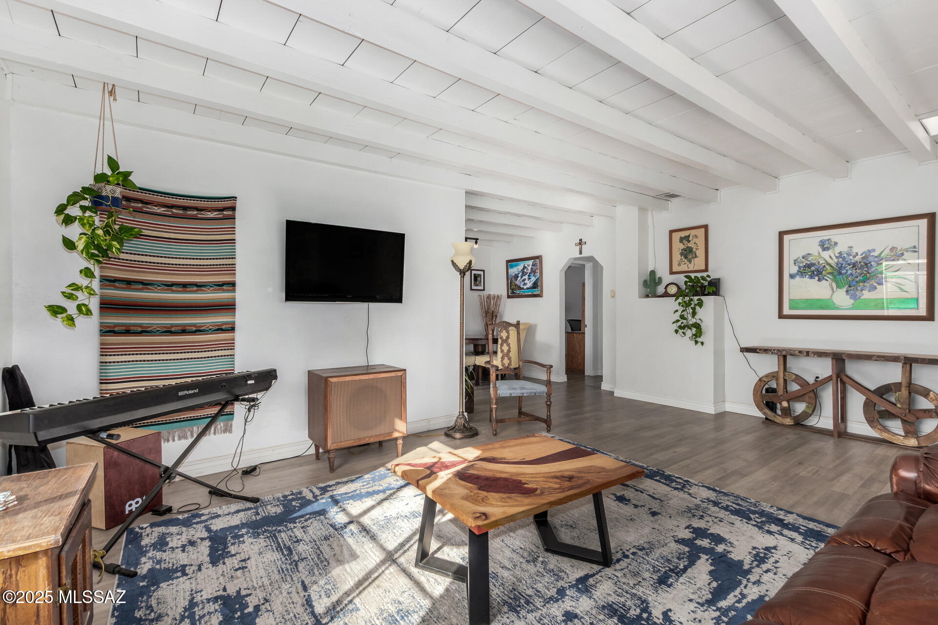 2233 N Isabel Boulevard