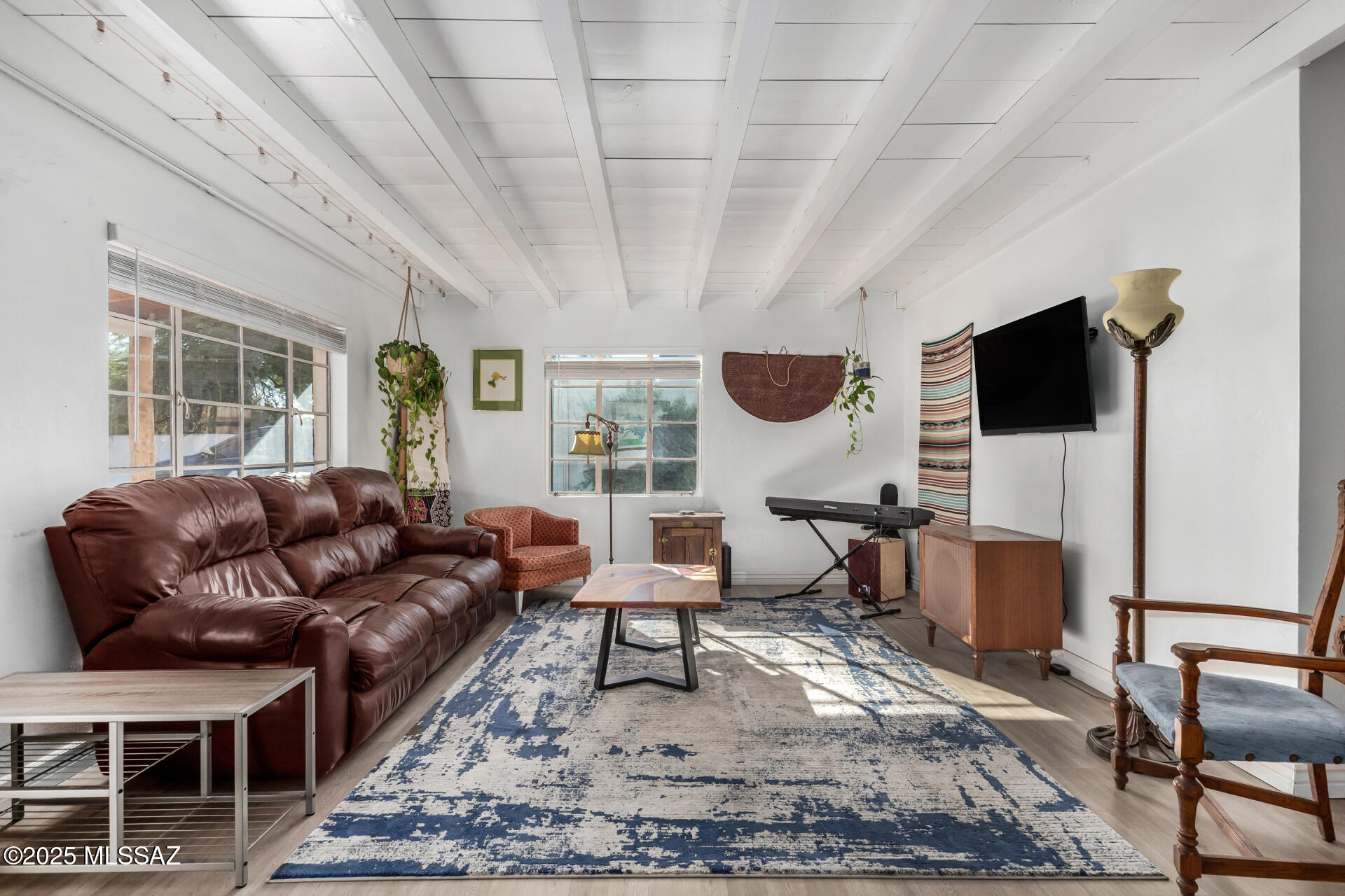 2233 N Isabel Boulevard