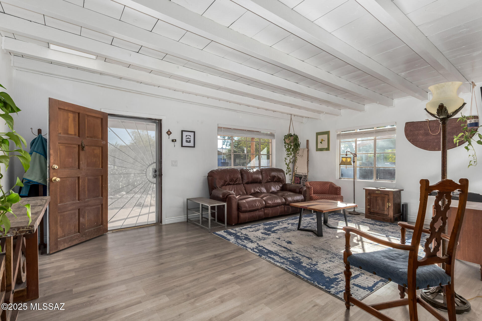 2233 N Isabel Boulevard