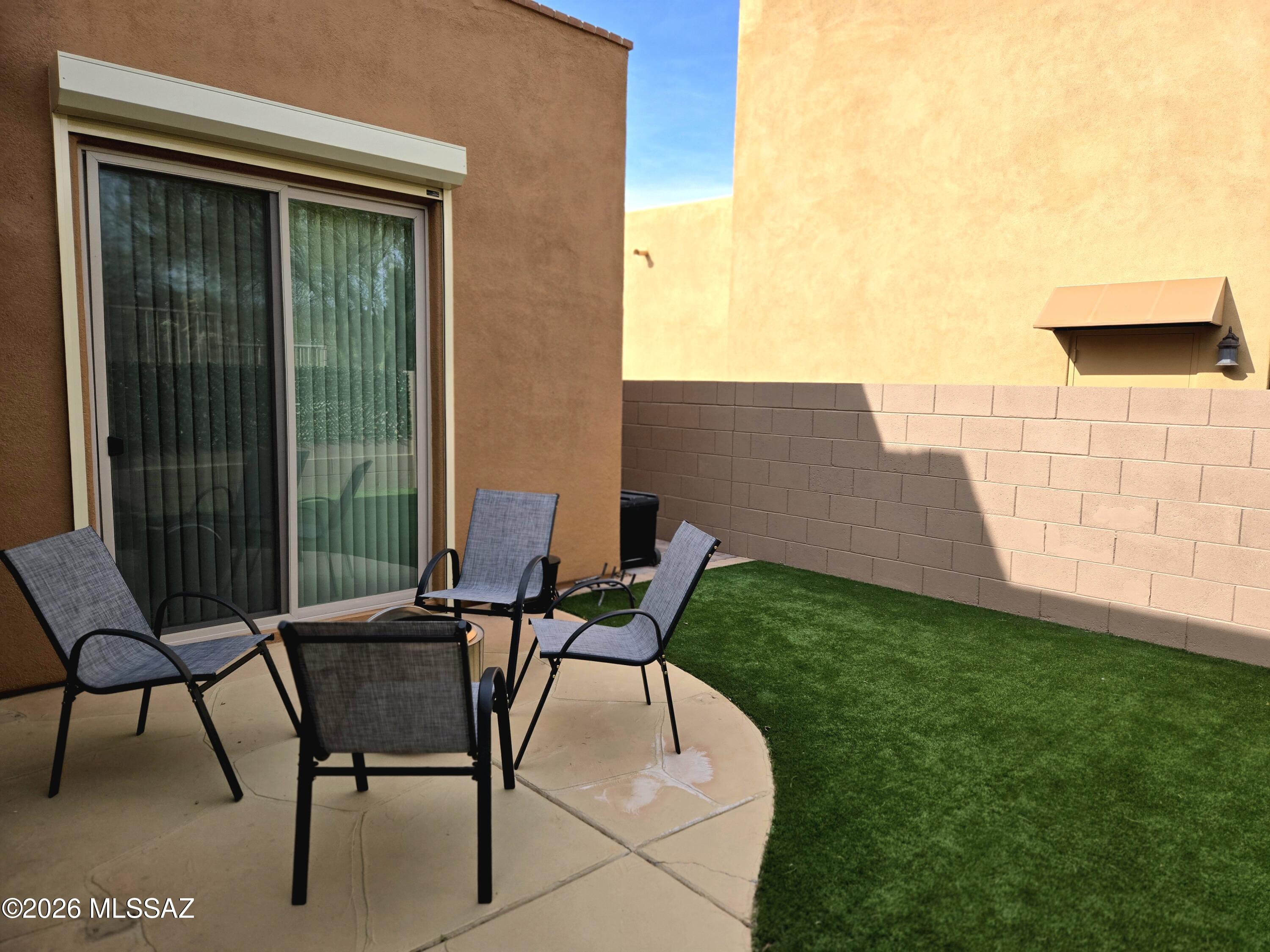 Rancho Del Lago (466-540) - Residential Lease