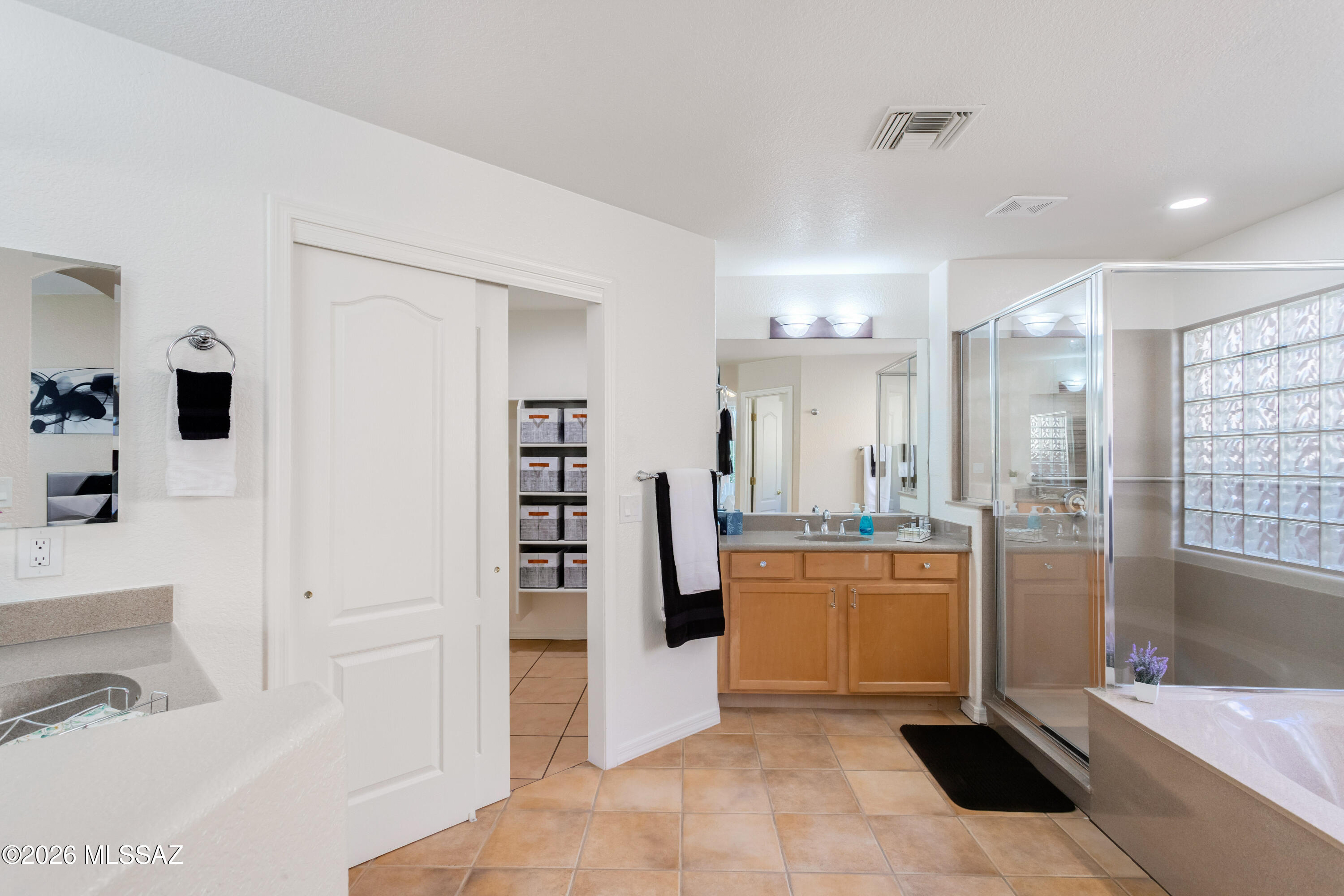 Rancho Del Lago (466-540) - Residential Lease