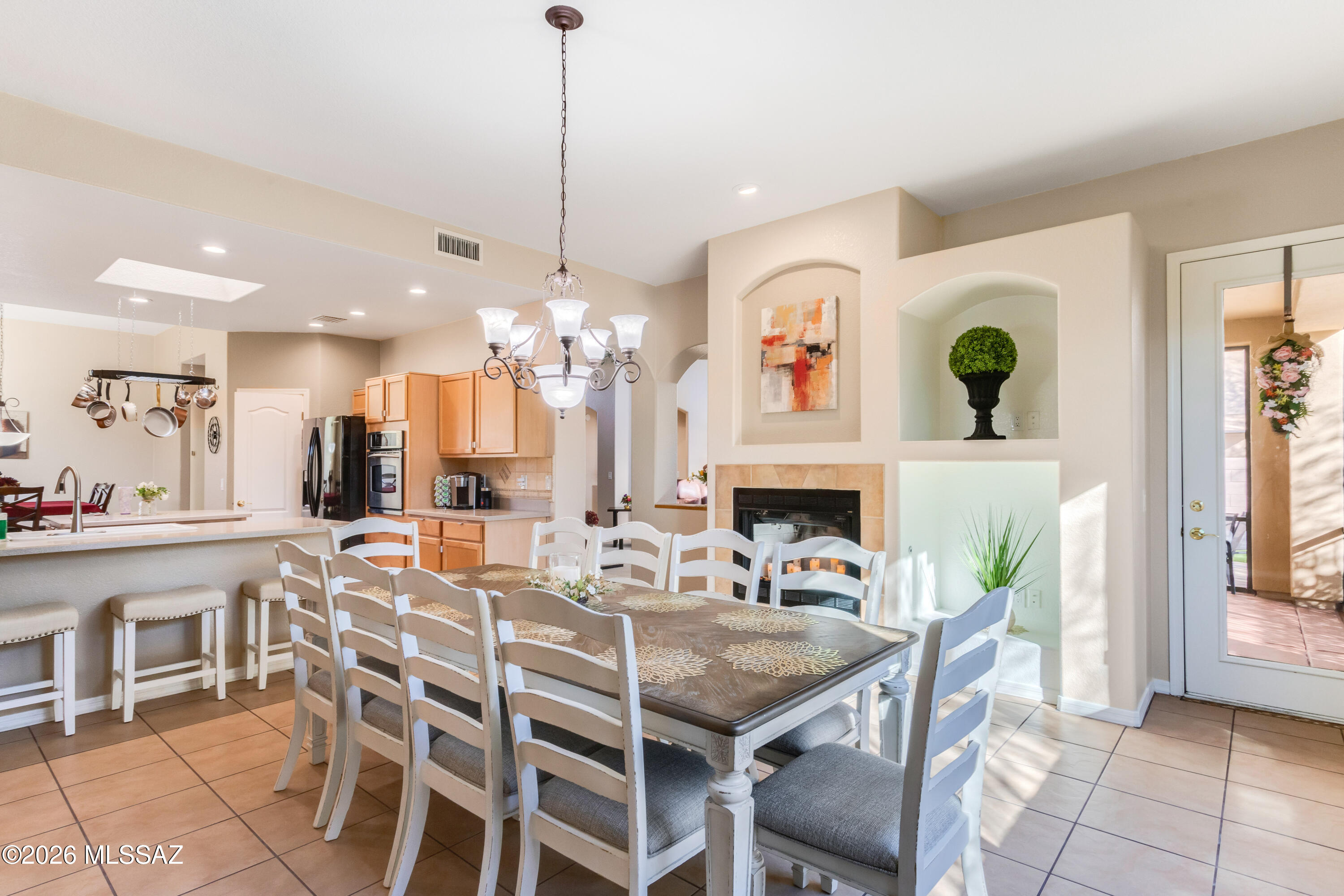 Rancho Del Lago (466-540) - Residential Lease