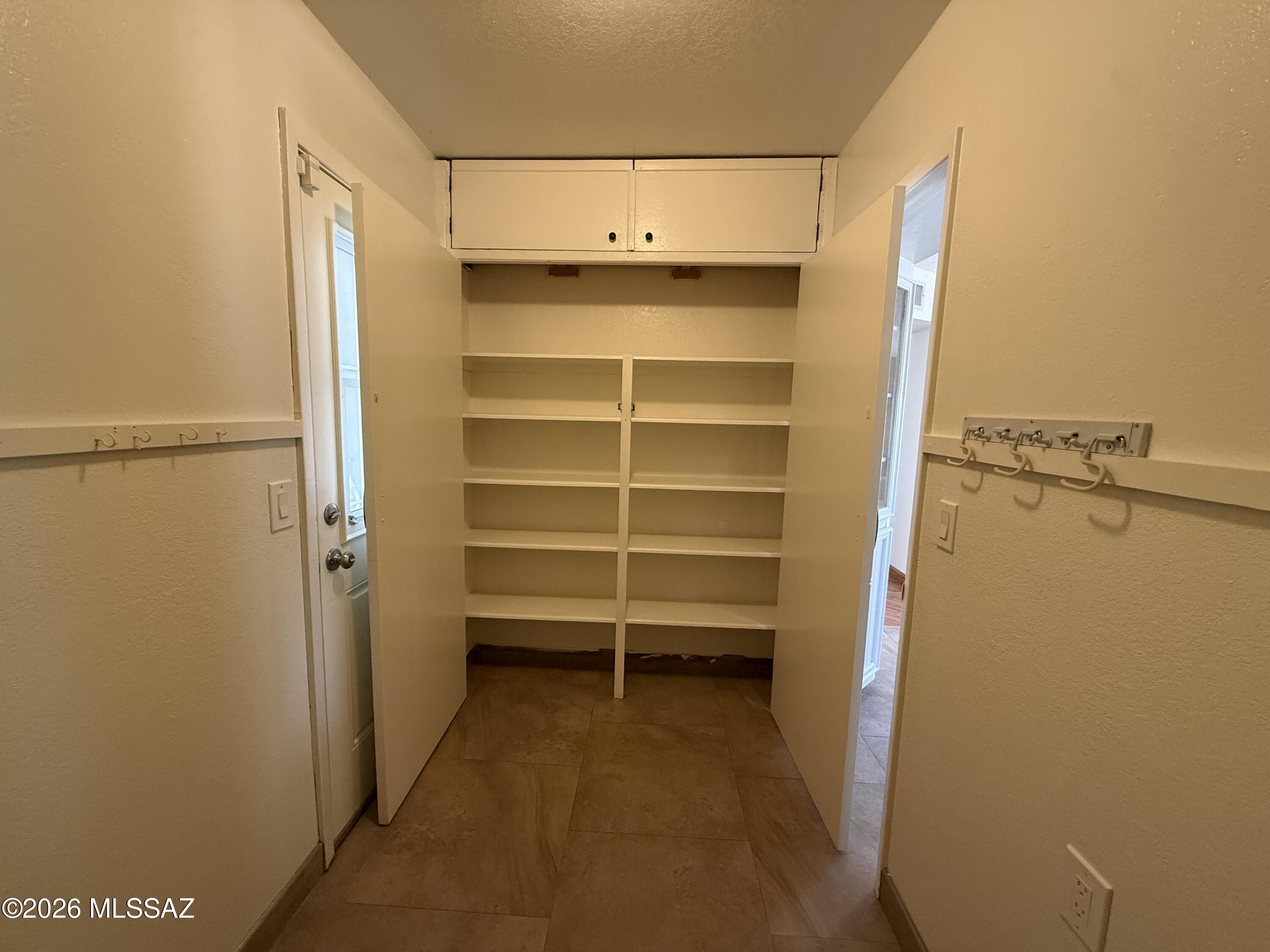 Kingswood Unit 3 (166-263) - Residential Lease
