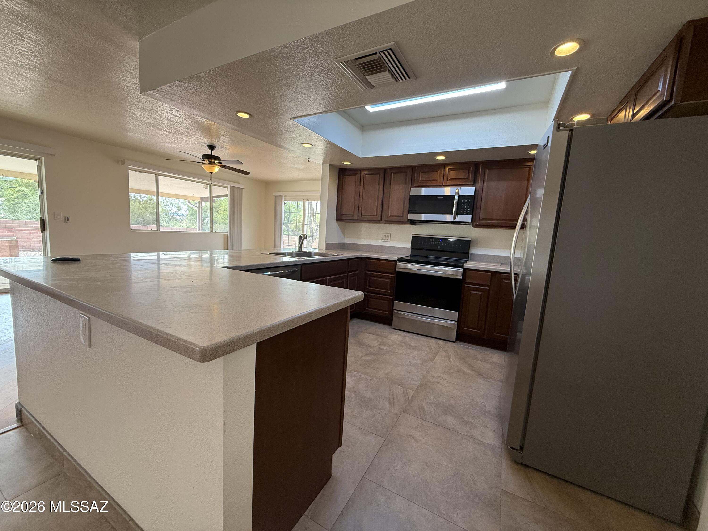 Kingswood Unit 3 (166-263) - Residential Lease