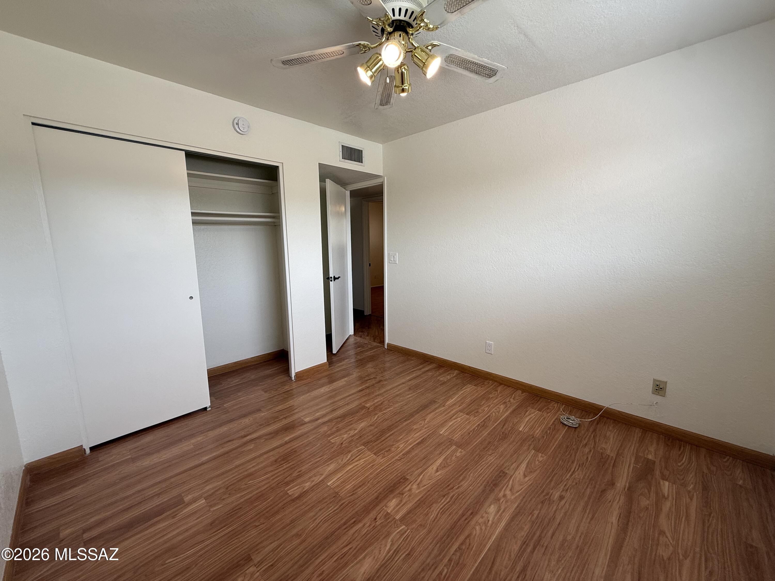 Kingswood Unit 3 (166-263) - Residential Lease